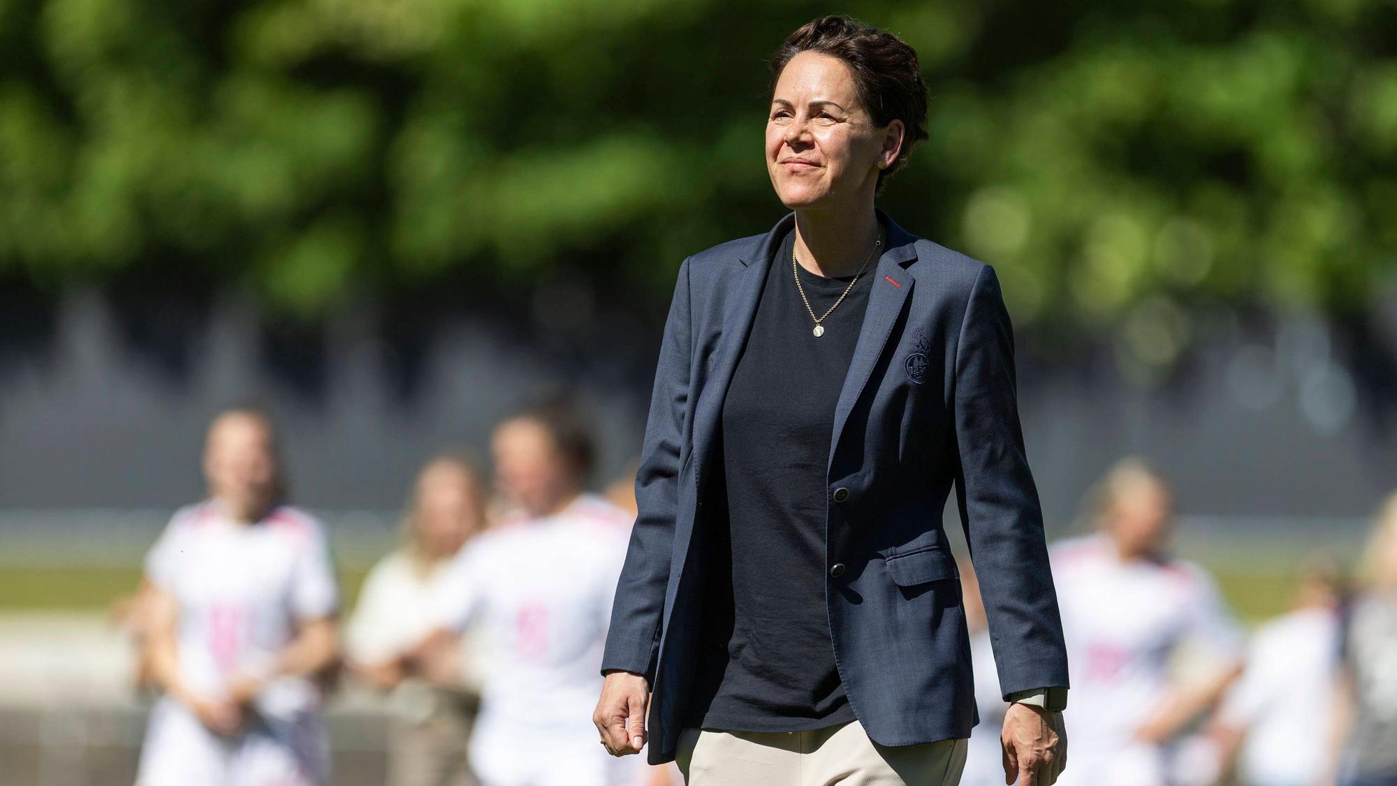 Google Pixel Frauen-Bundesliga: 1. FC Köln - 1. FFC Turbine Potsdam, 11.05.2025 Nicole Bender-Rummler. Google Pixel Frauen-Bundesliga, 1. FC Köln - 1. FFC Turbine Potsdam, 22. Spieltag, am 11.05.2025, Franz-Kremer-Stadion, Köln DFB regulations prohibit any use of photographs as image sequences and/or quasi-video *** Google Pixel Frauen Bundesliga 1 FC Köln 1 FFC Turbine Potsdam, 11 05 2025 Nicole Bender Rummler Google Pixel Frauen Bundesliga, 1 FC Köln 1 FFC Turbine Potsdam, 22 Spieltag, am 11 05 2025, Franz Kremer Stadion, Köln DFB regulations prohibit any use of photographs as image sequences and or quasi video Copyright: xBEAUTIFULxSPORTS/Meuselx