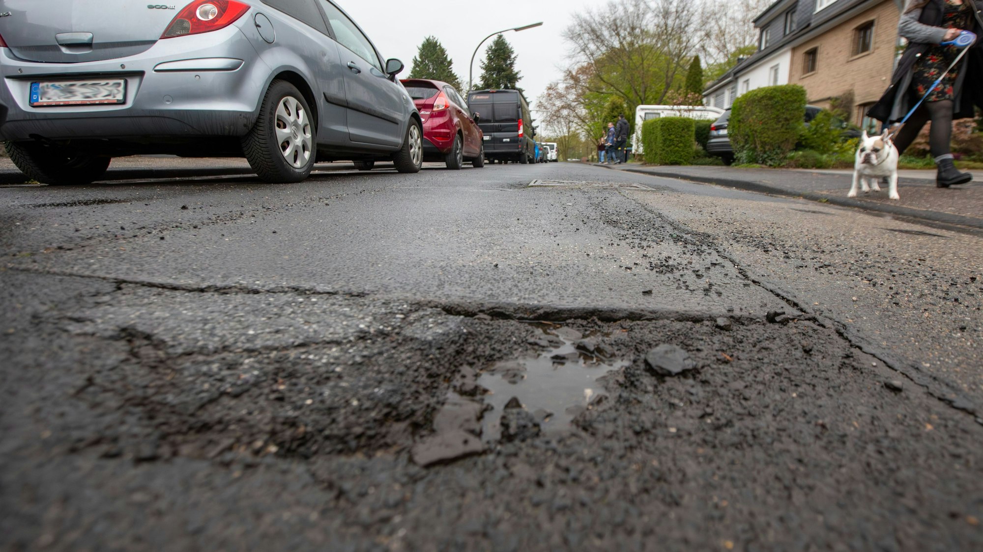 Die Straße An den Maien im Stadtteil Poll soll generalsaniert werden.