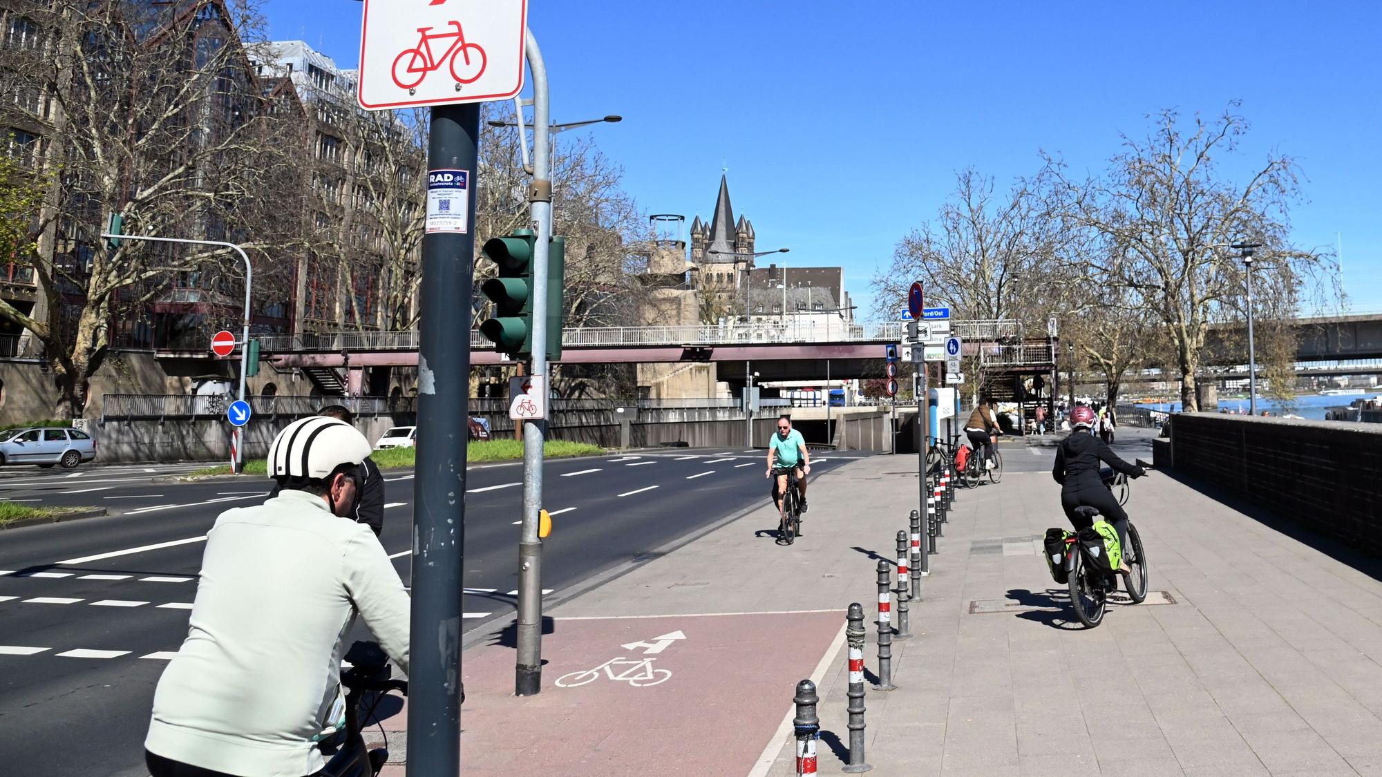 Der Radweg endet in nördlicher Richtung am Hotel Maritim