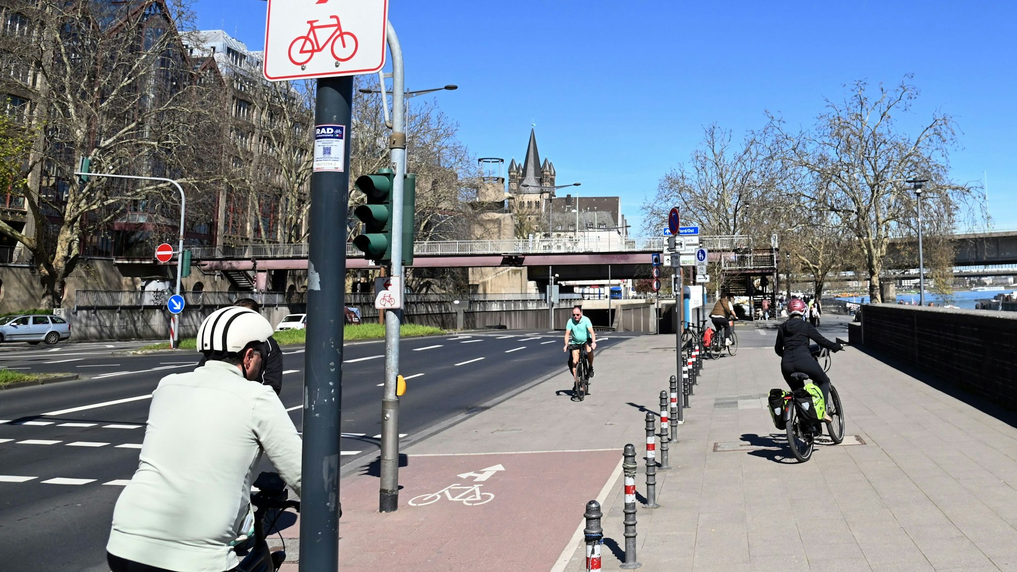 Der Radweg endet in nördlicher Richtung am Hotel Maritim