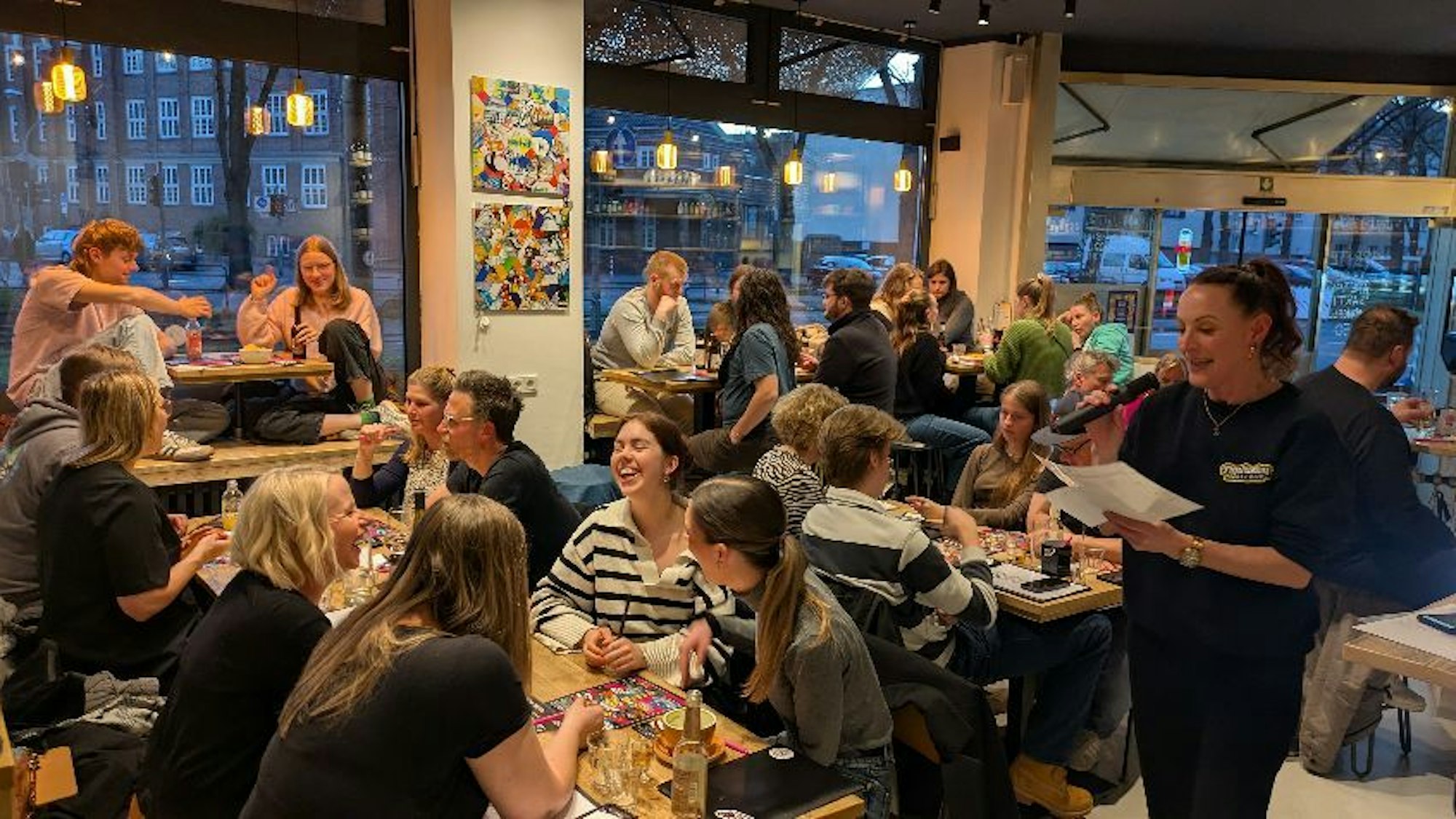 Beim vergangenen Quiz-Event in Pau’s Boutique hatten die Gäste viel Spaß.