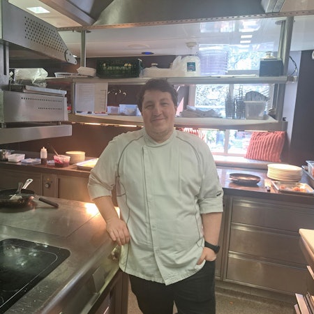 Daniel Heidkamp, Junior Souschef im Restaurant „Leu“ des Niederkasseler Hotels Clostermannshof, kocht am 26. April in München im Halbfinale um den Titel "Koch des Jahres".