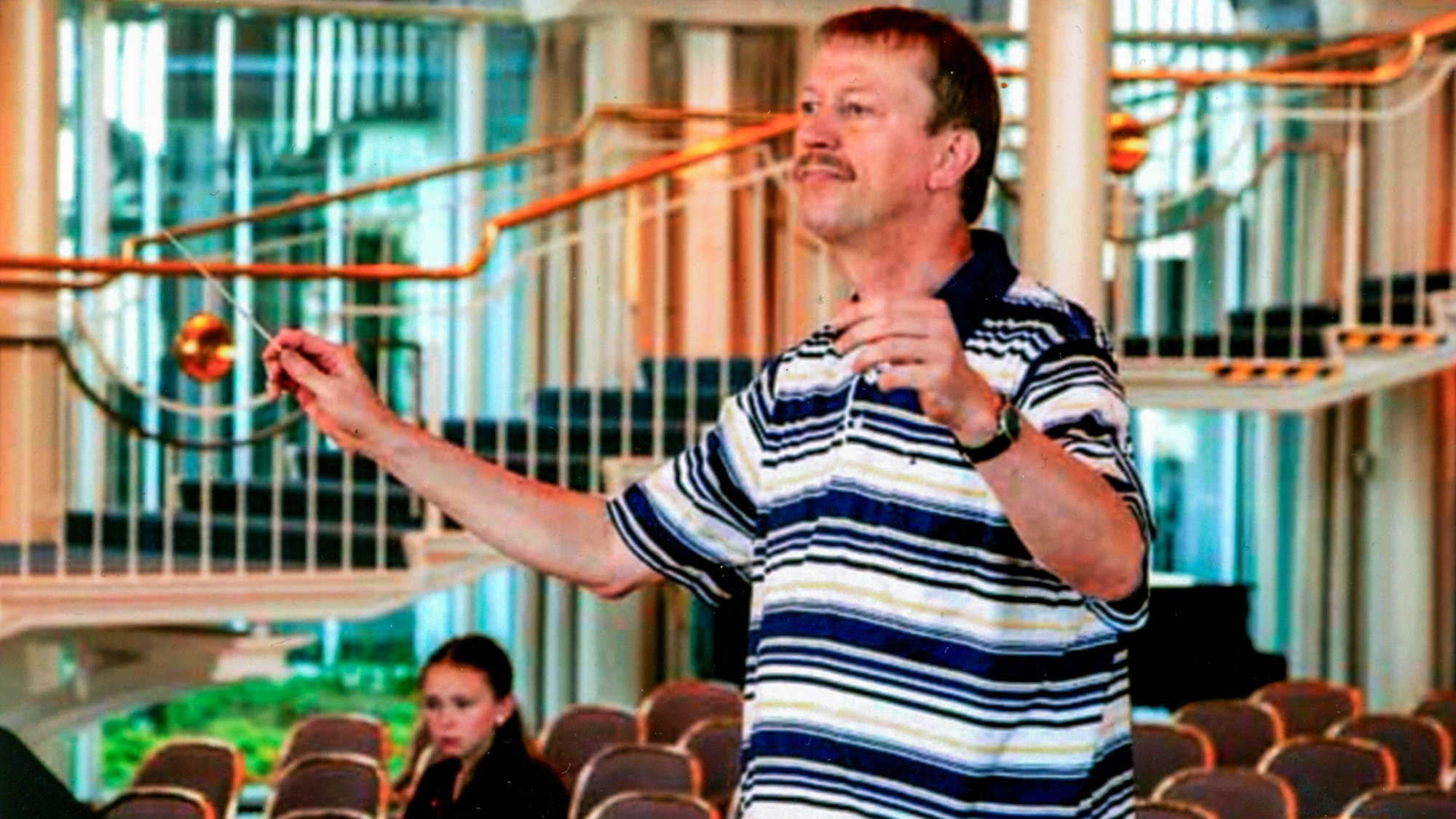 André Sebald dirigiert seit 30 Jahren die Sinfonia Königswinter