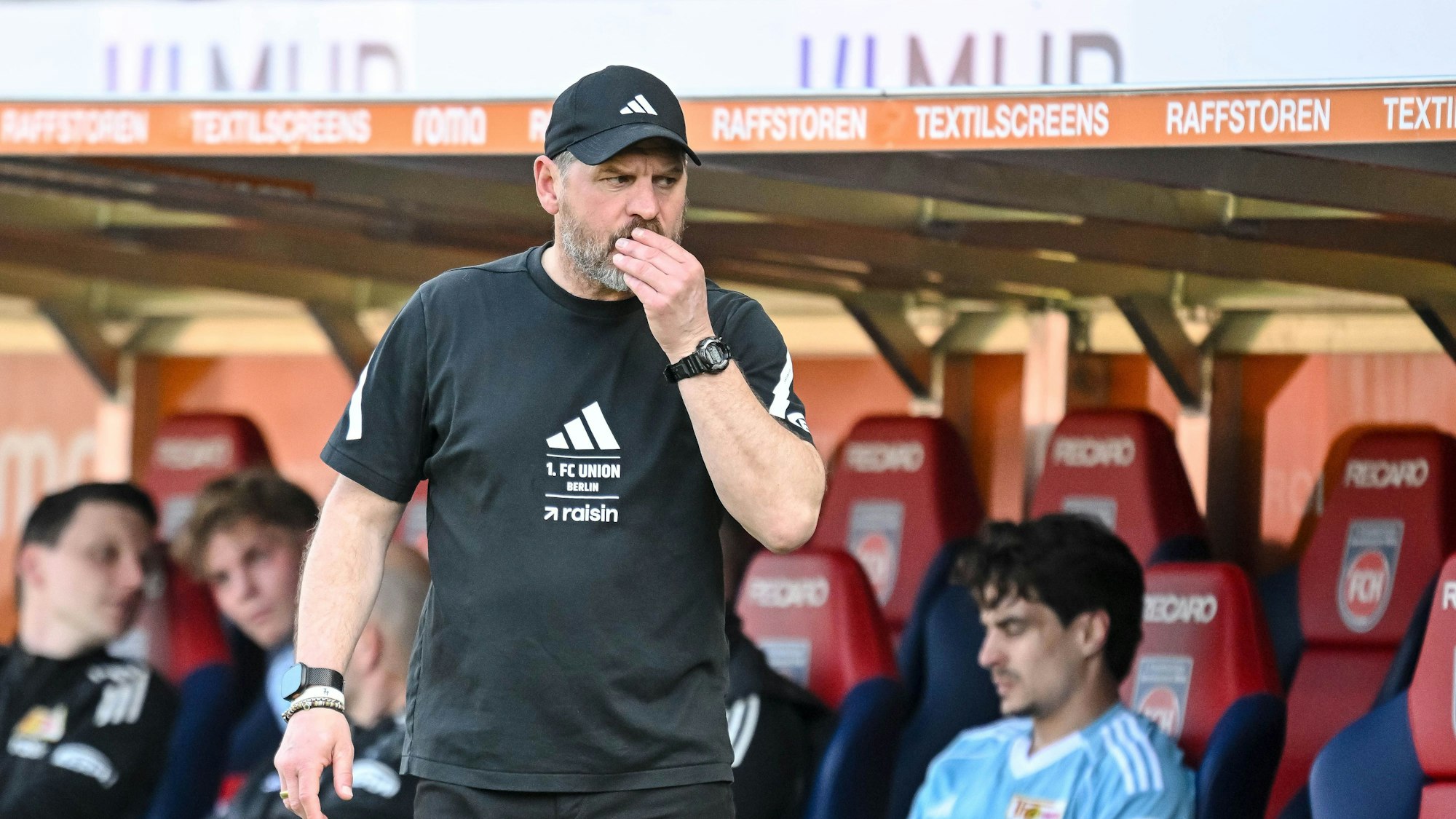 Steffen Baumgart an der Seitenlinie.