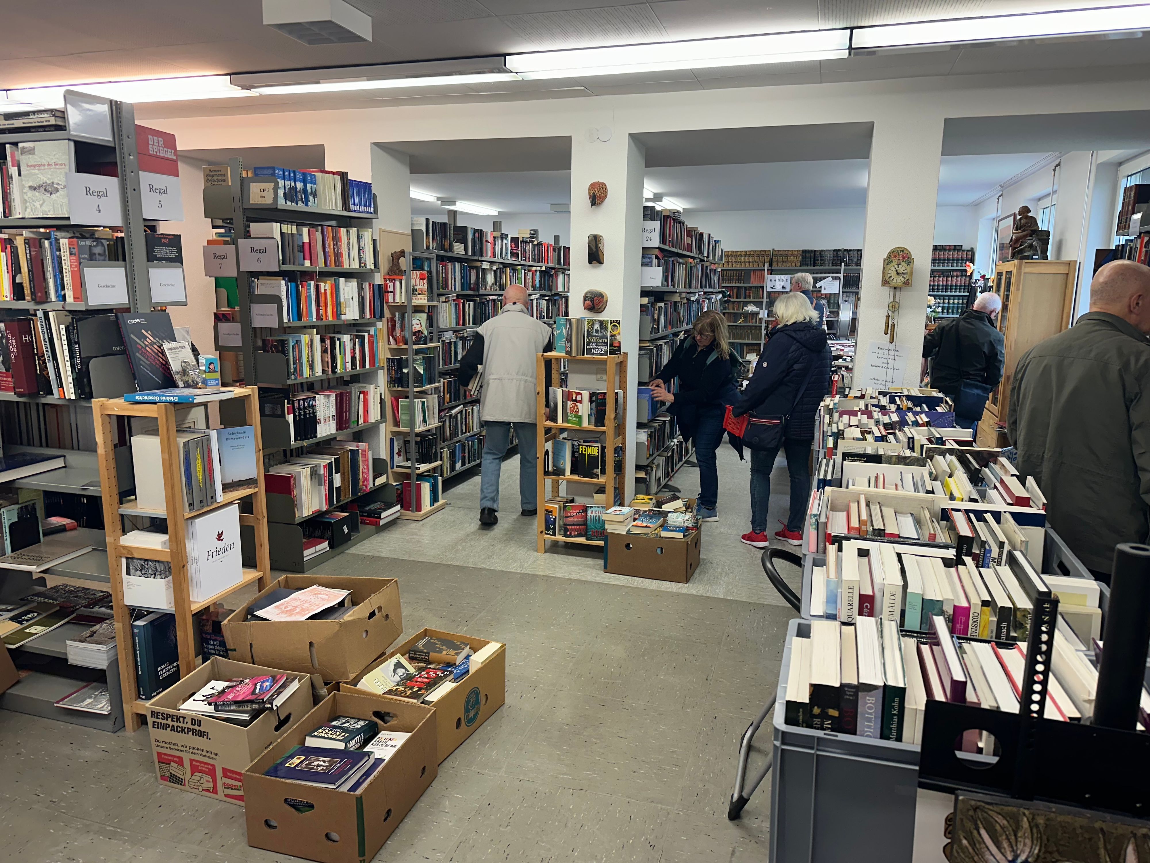 Beim Stöbern in den Regalen der Bücherhalle findet sich irgendwie immer ein Werk.