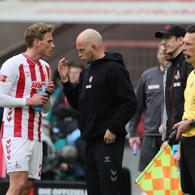 1. FC Köln vs. Werder Bremen, 29. Spieltag, 17.04.2026, 15.30 Uhr, von links: Sebastian Sebulonsen, Rene Wagner (1. FC Köln), Bild: Herbert Bucco