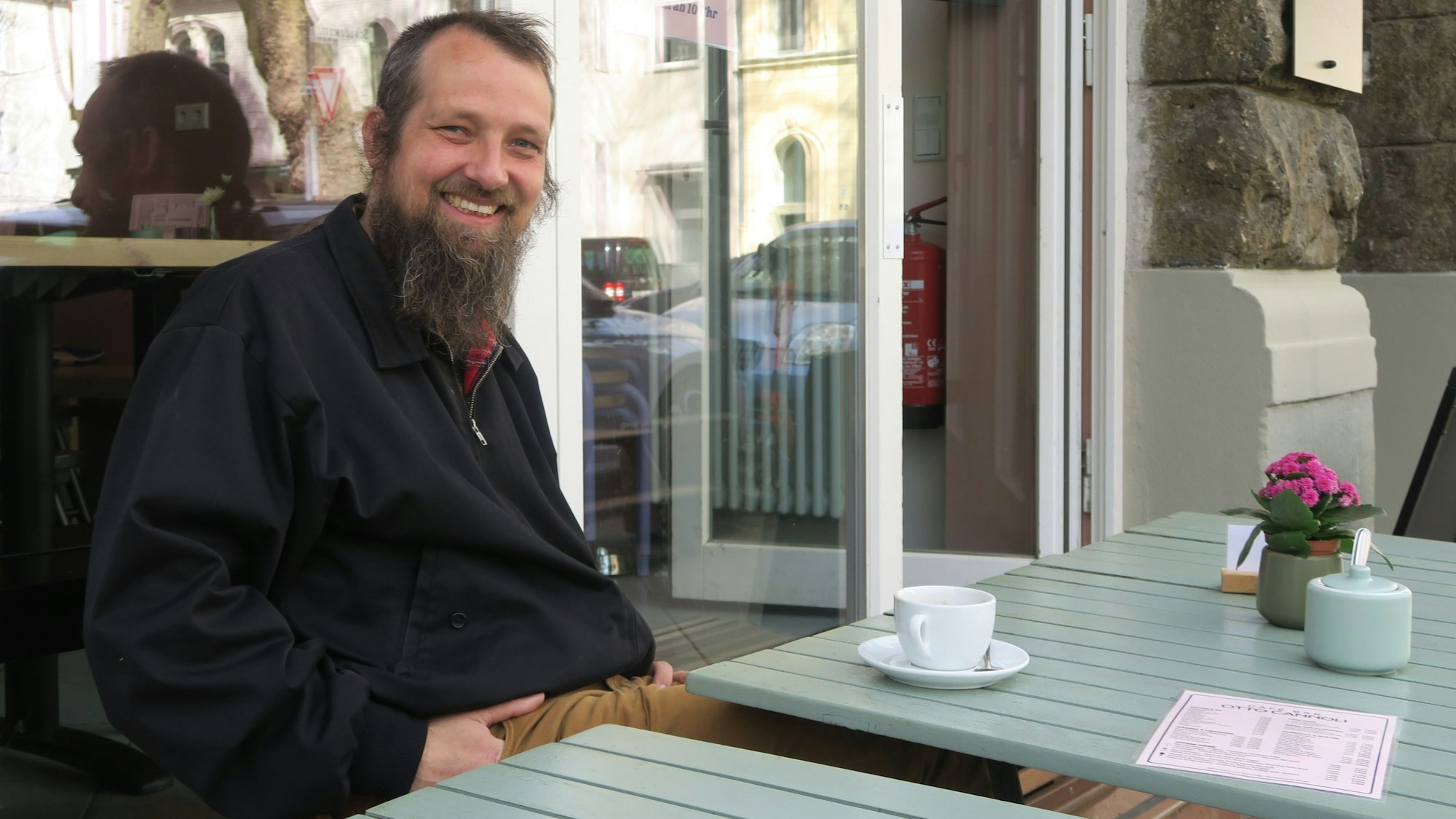 Die Vernetzung im Veedel vorantreiben: Pfarrer Stefan Dross sieht durchaus positive Entwicklungsmöglichkeiten für die Evangelische Gemeinde Ehrenfeld.