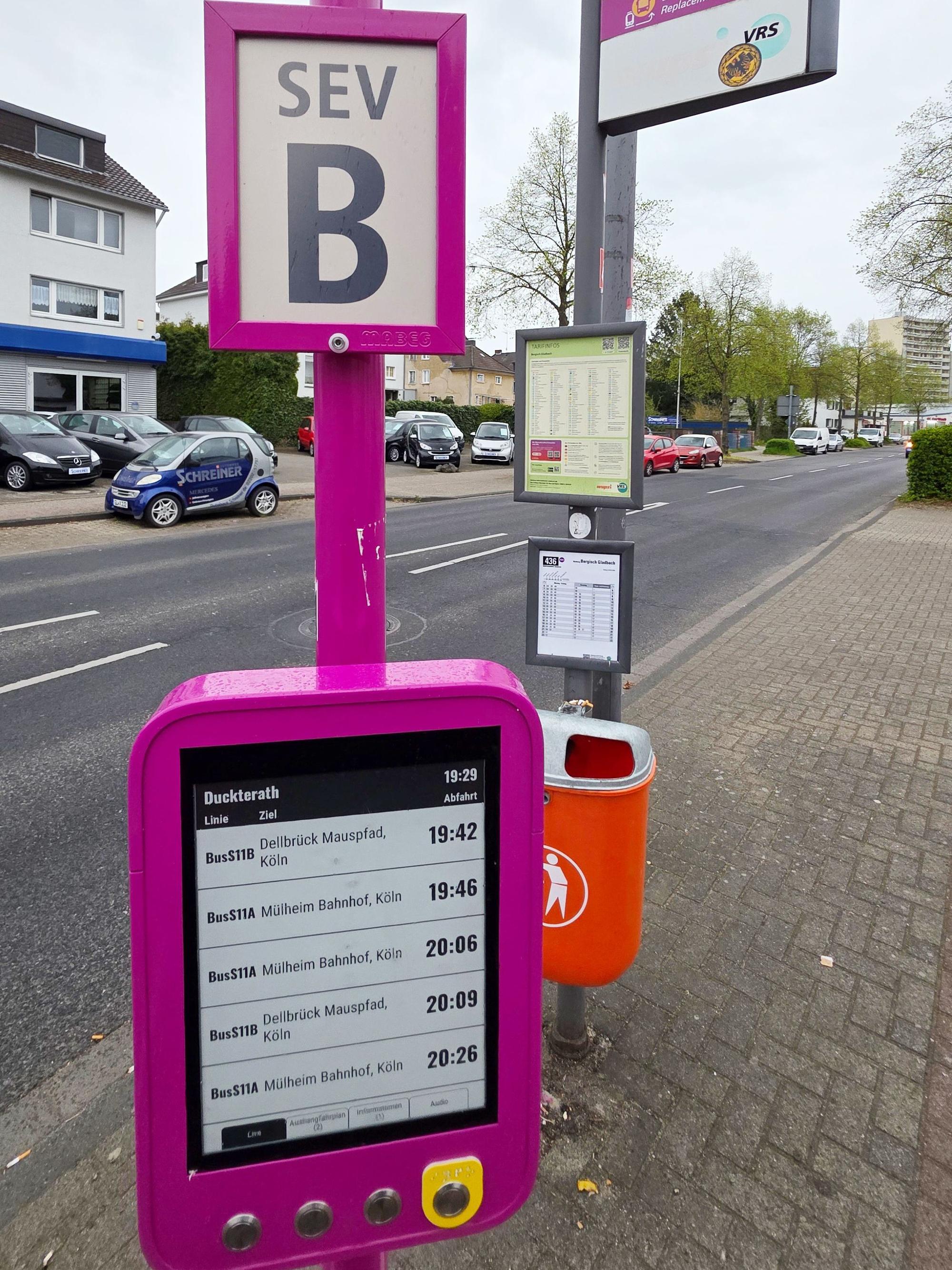 Eine SEV-Sonderhaltestelle steht an der Mülheimer Straße in Bergisch Gladbach-Gronau.