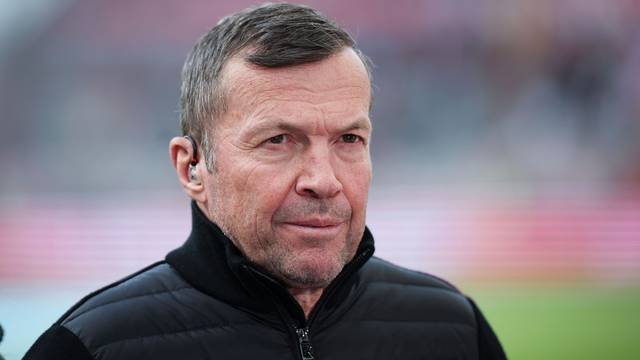 Bei einem TV-Einsatz im Stadion: Lothar Matthäus.