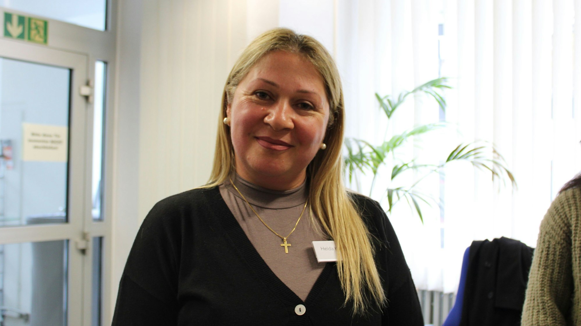 Helda Kakos (51) aus Niederkassel ist heute selbst in der Geflüchtetenhilfe engagiert.