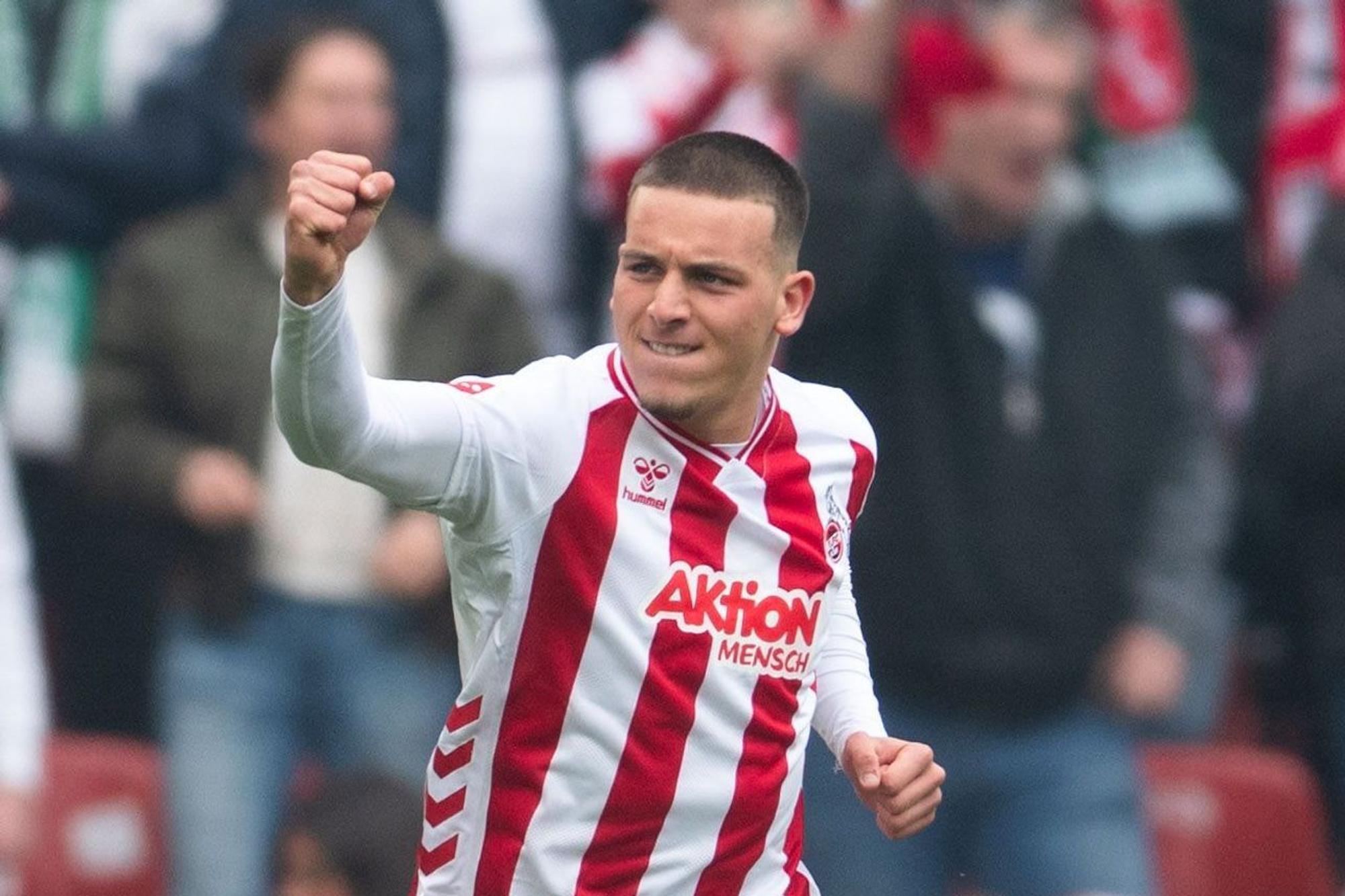 12.04.2026, Nordrhein-Westfalen, Köln: Fußball, Männer: Bundesliga, 1. FC Köln - Werder Bremen, 29. Spieltag, RheinEnergieStadion. Saïd El Mala (1. FC Köln) jubelt nach seinem Treffer zur 1:0 Führung. Foto: Marius Becker/dpa - WICHTIGER HINWEIS: Gemäß den Vorgaben der DFL Deutsche Fußball Liga bzw. des DFB Deutscher Fußball-Bund ist es untersagt, in dem Stadion und/oder vom Spiel angefertigte Fotoaufnahmen in Form von Sequenzbildern und/oder videoähnlichen Fotostrecken zu verwerten bzw. verwerten zu lassen. +++ dpa-Bildfunk +++