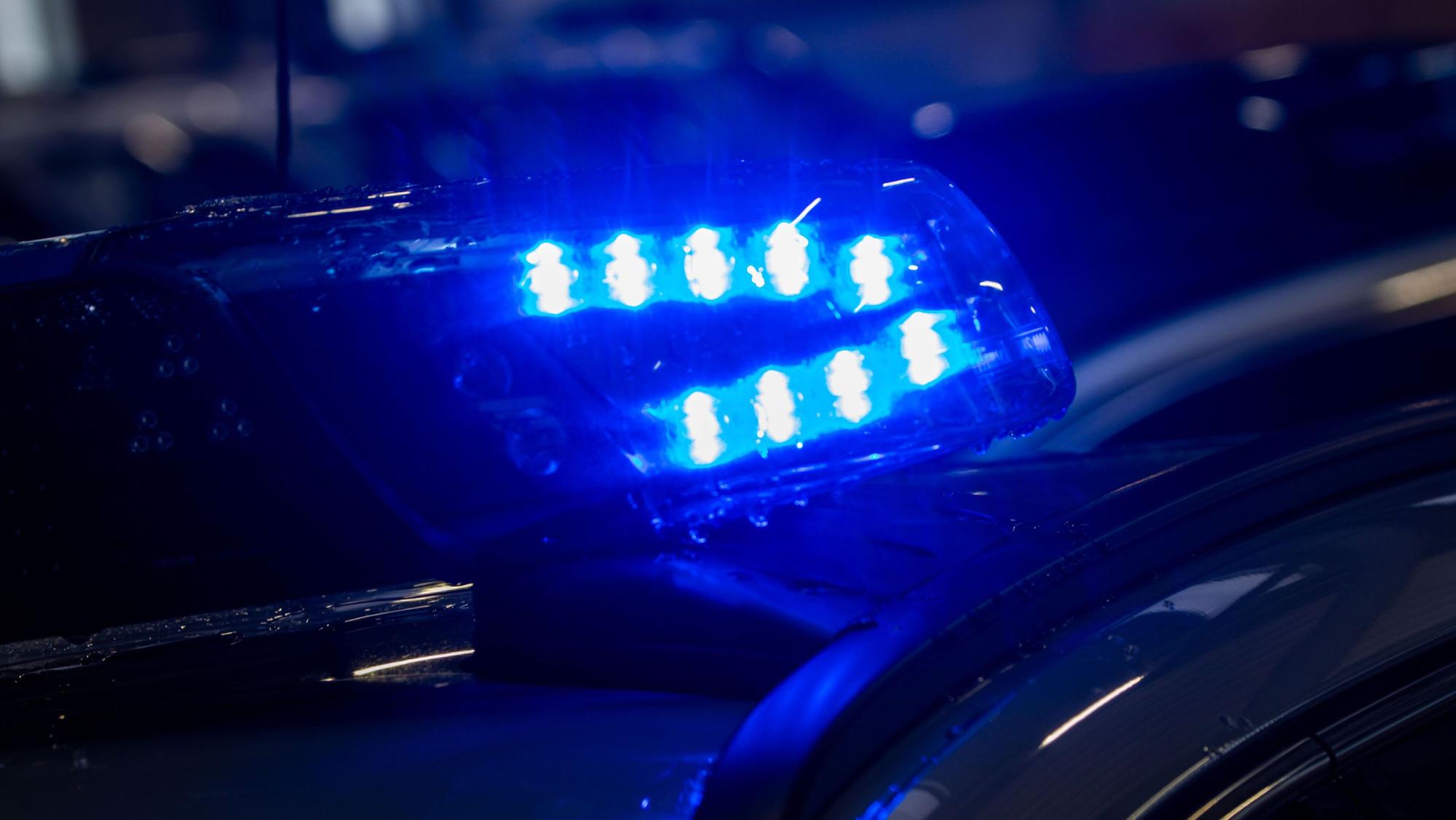 Blaulichter auf dem Dach eines neuen Funkstreifenwagens für den allgemeinen Streifendienst der Landespolizei.