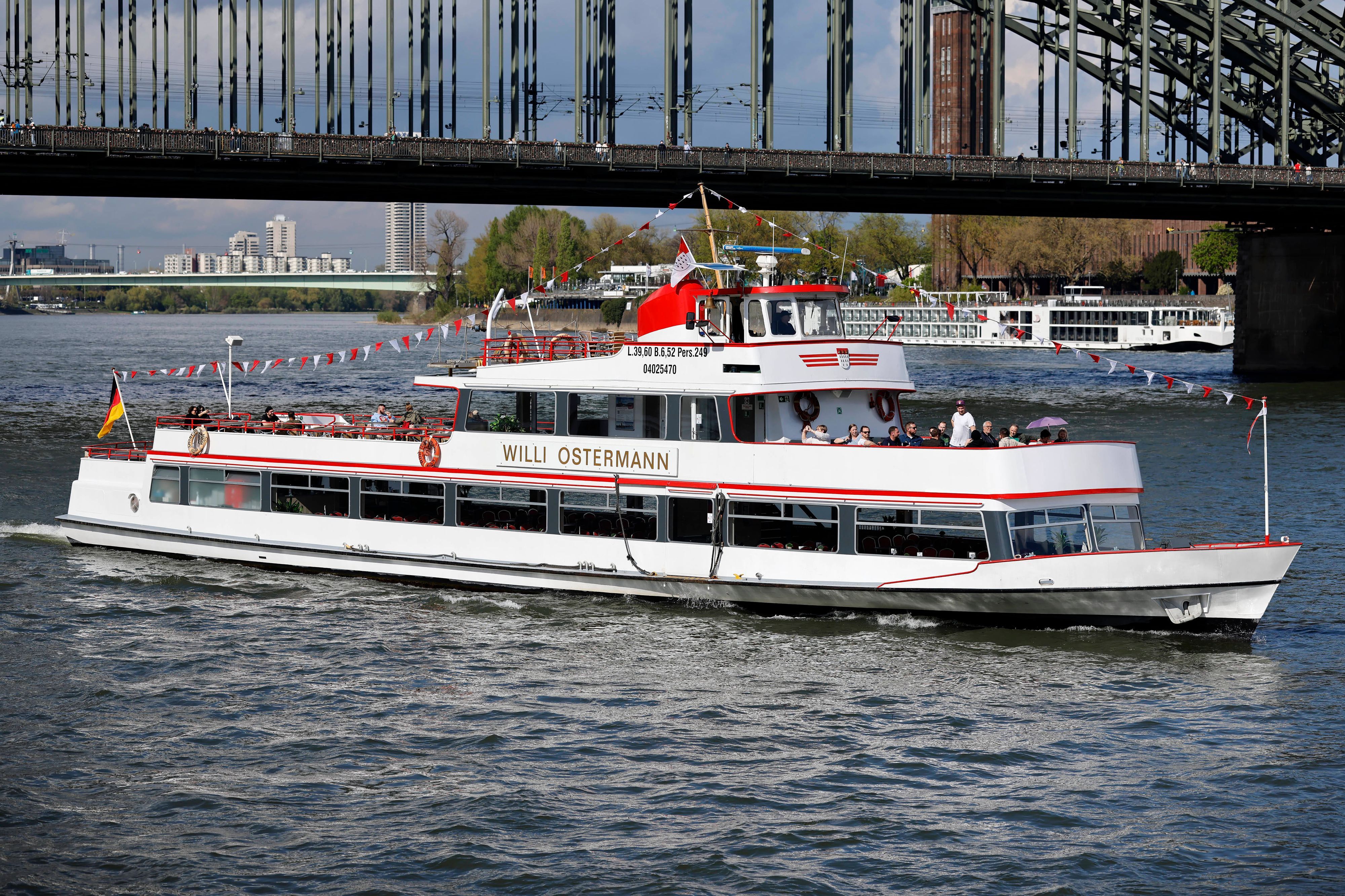 Die MS Willi Ostermann sollte das traditionsreiche „Müllemer Böötche“ fortführen – dann wurde 2019 der Landesteg zerstört (Archivbild).