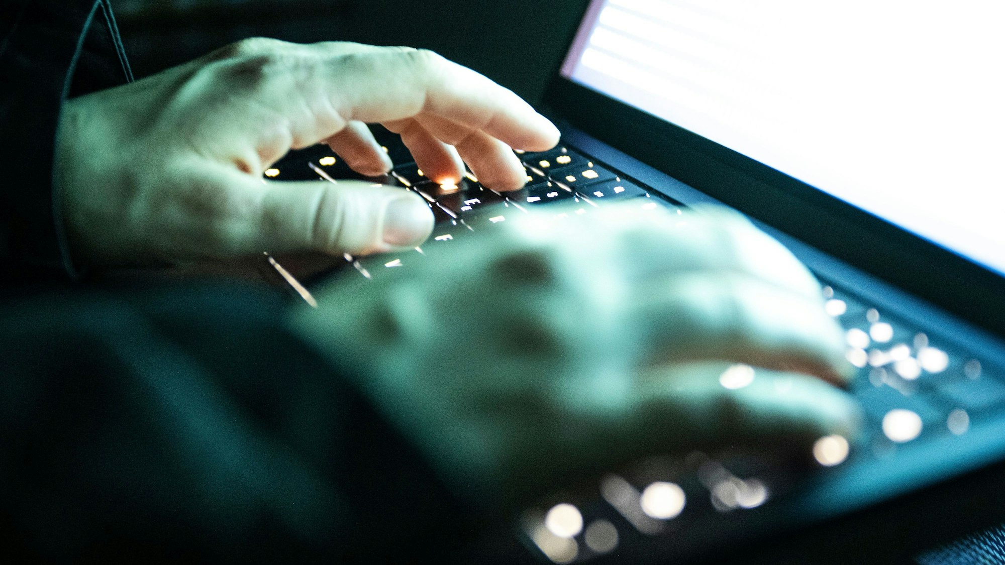 Gefahr durch gefälschte Webseiten: Cyberkriminelle nutzen täuschend echte Phishing-Seiten. (Symbolbild)