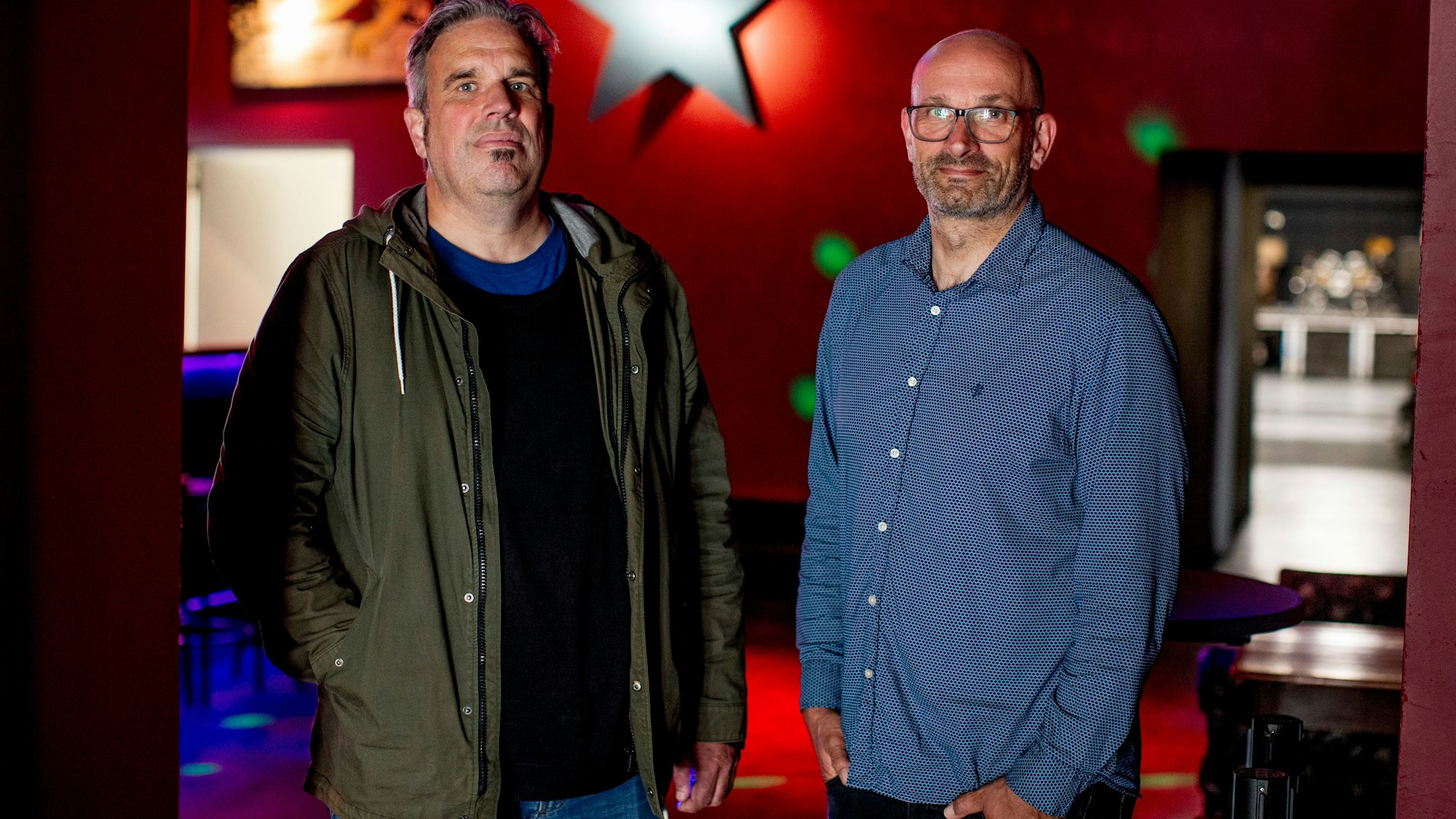 Pablo Geller (l.) und Jan van Weegen (r.) betreiben das Gebäude 9 an der Deutz-Mülheimer-Straße.