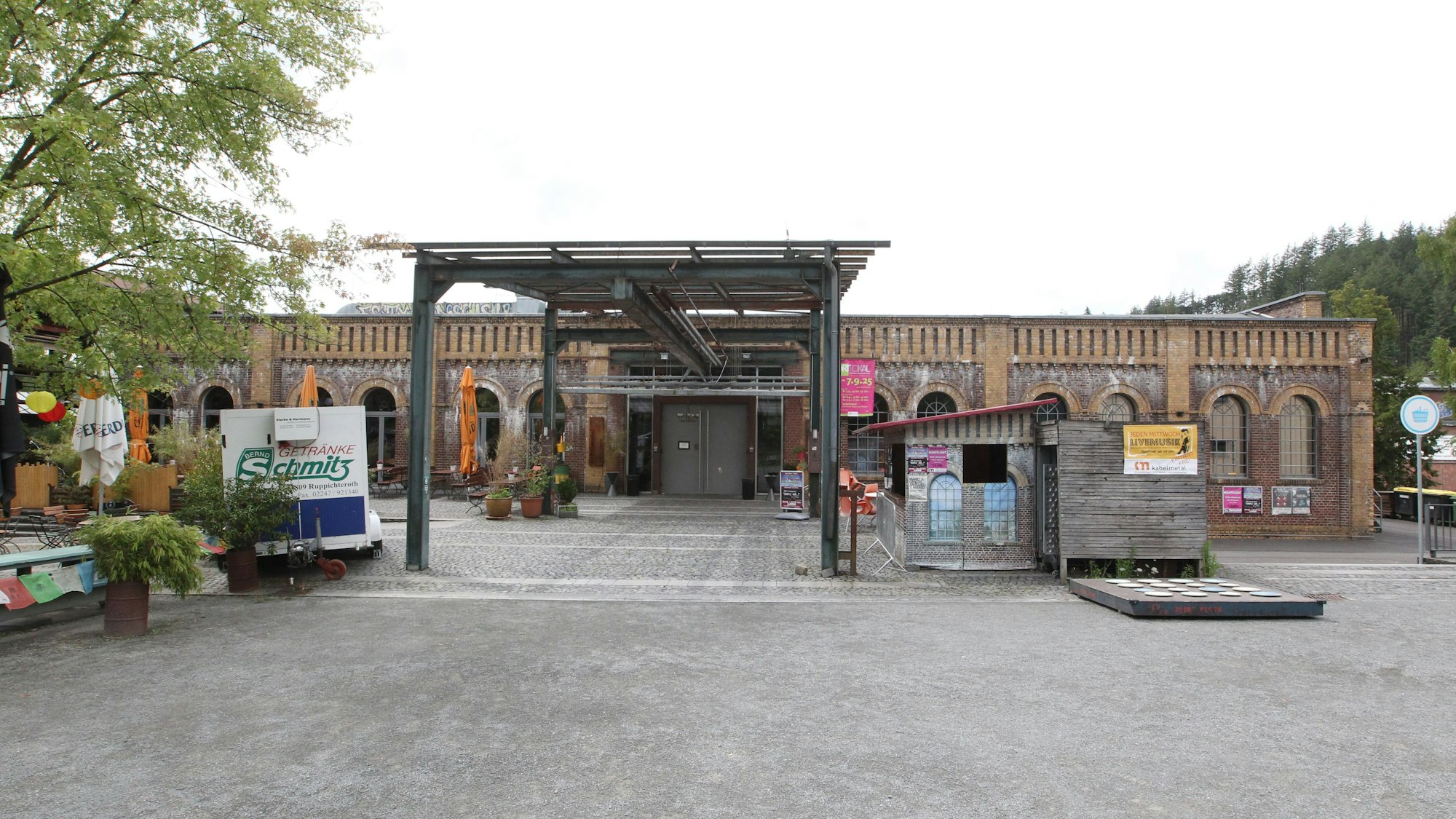 Blick auf die Halle.