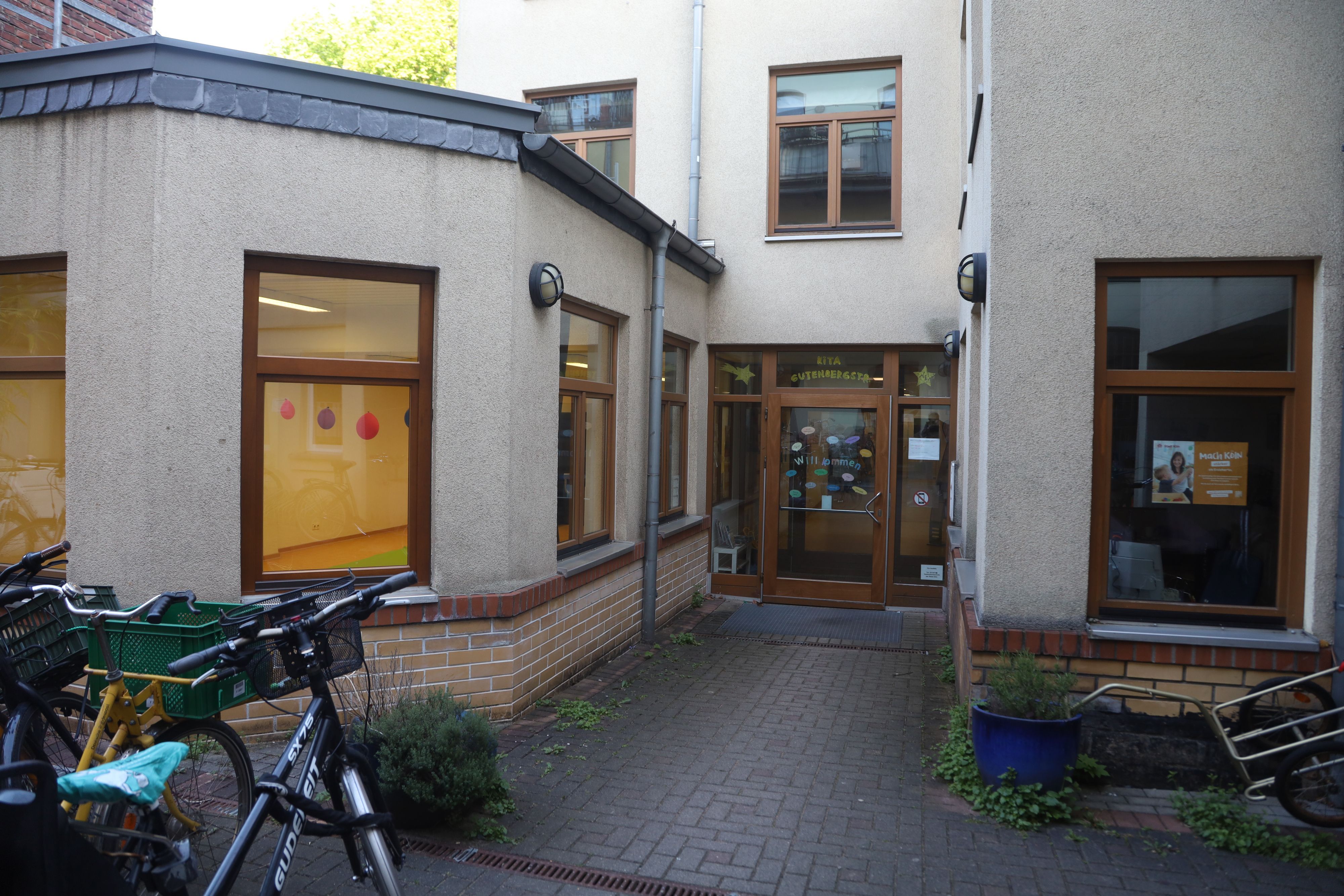 Außenansicht der Kita Gutenbergstraße in Ehrenfeld.