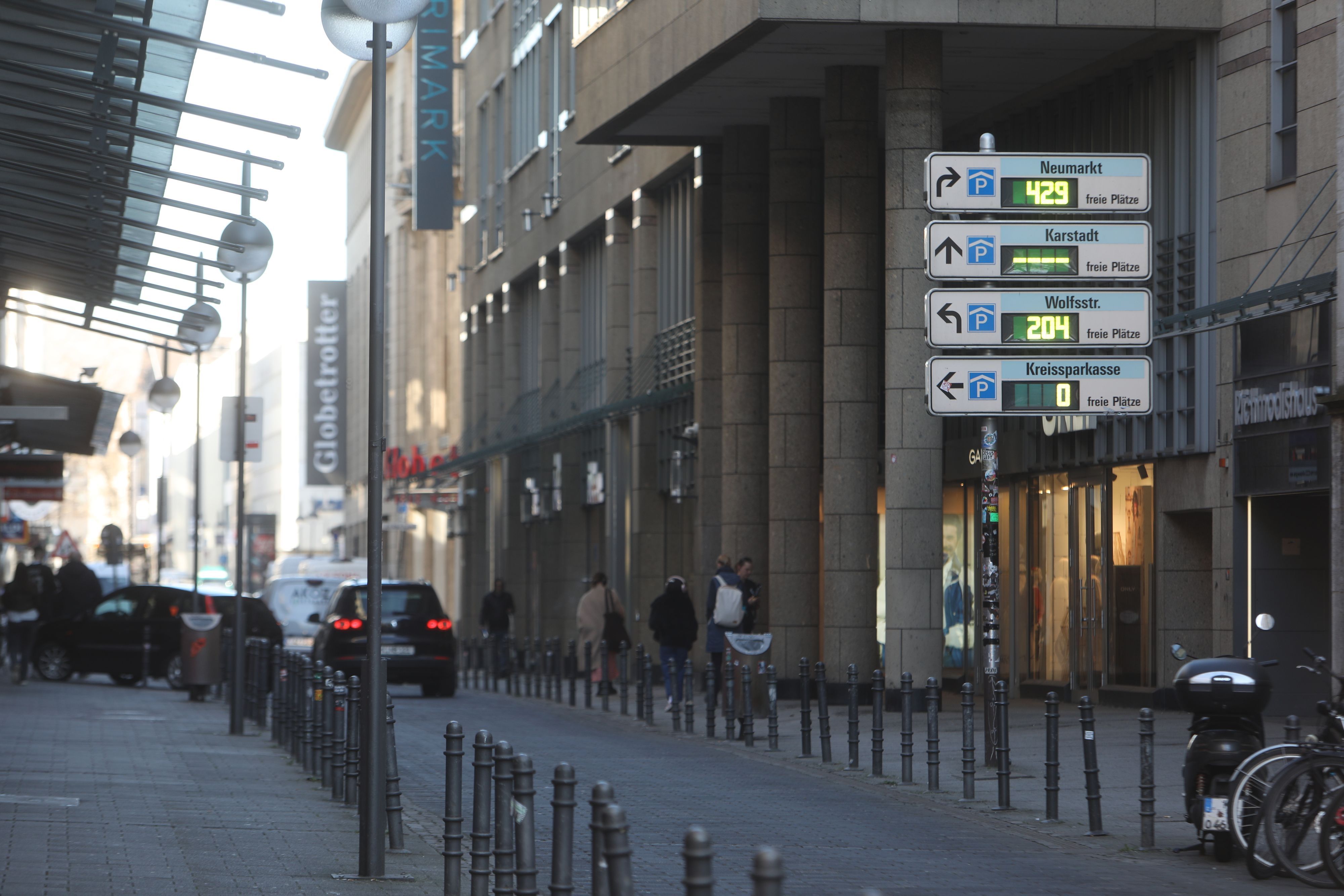 Blick auf die Richmodstraße in der Kölner Innenstadt.