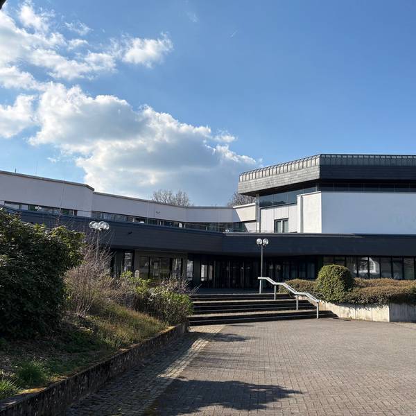 Dieses Bild zeigt das Rathaus der Gemeinde Reichshof.