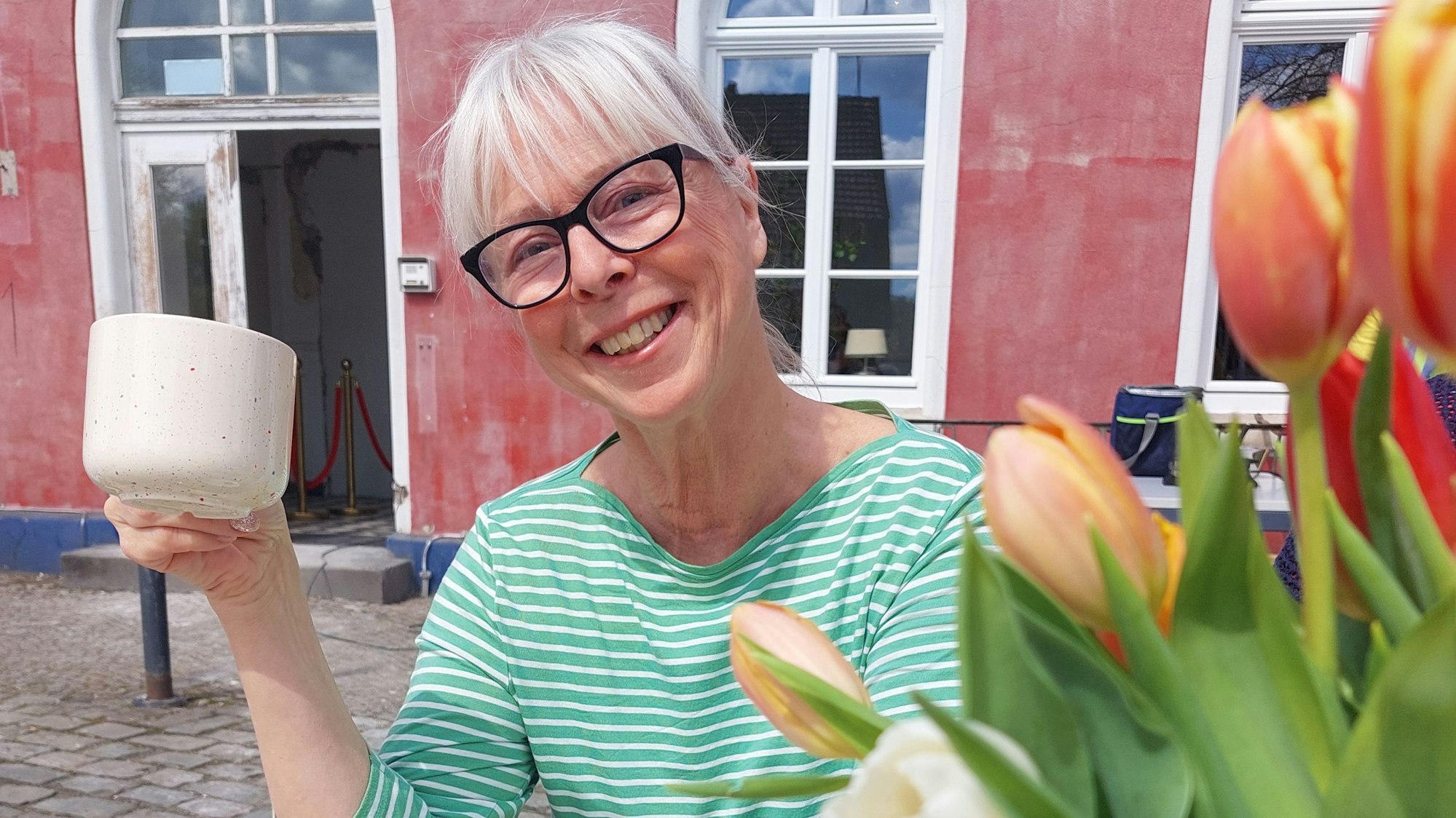 „Der alte Bahnhof wird aufgewertet, mit Leben gefüllt und ist ein niedrigschwelliger Treffpunkt für Menschen. Es gibt genügend Parkplätze und ist gut erreichbar“, gefällt Ute Marrazza die neue Anlaufstelle außerordentlich.