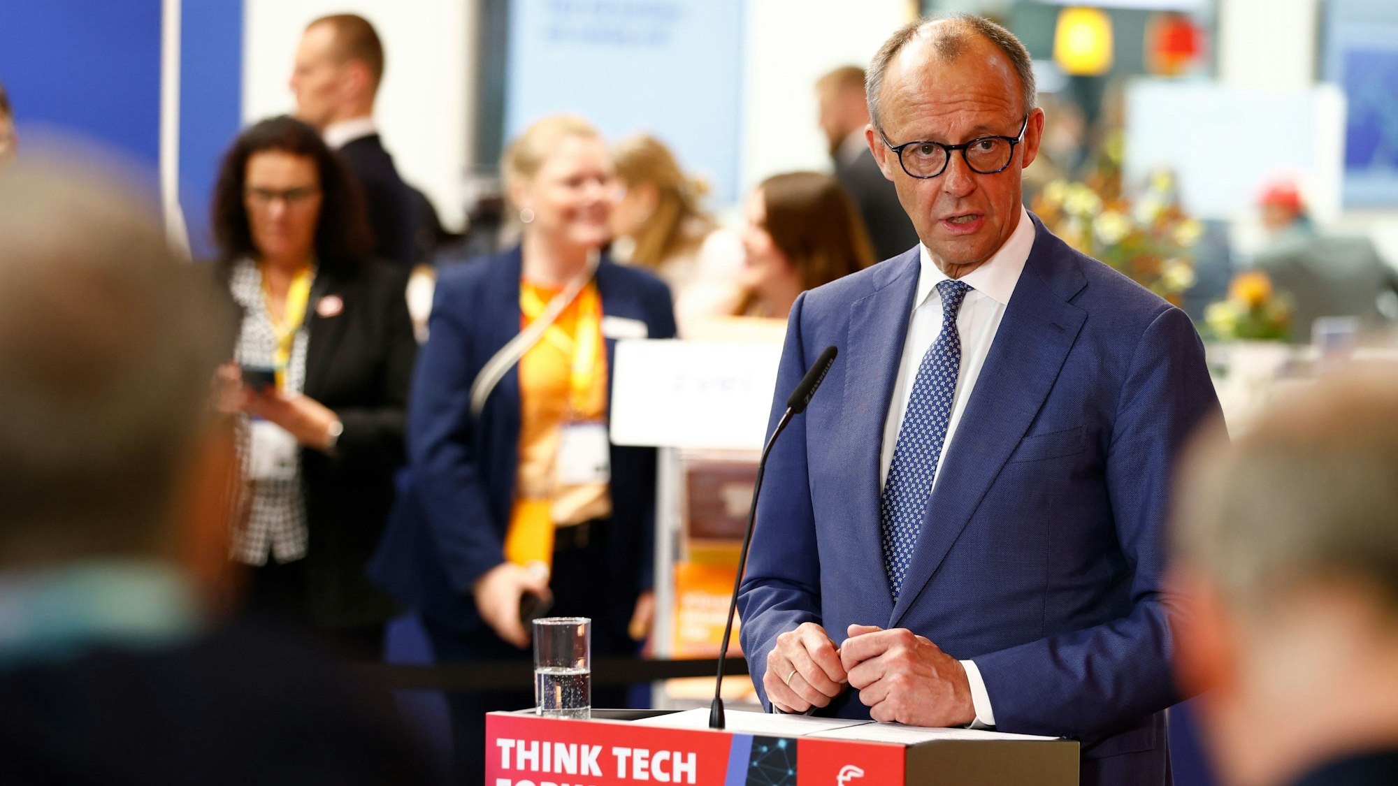 Bundeskanzler Friedrich Merz (CDU) gibt nach dem Eröffnungsrundgang der Hannover Messe ein Abschlussstatement ab. Brasilien ist in diesem Jahr Partnerland der Hannover Messe.