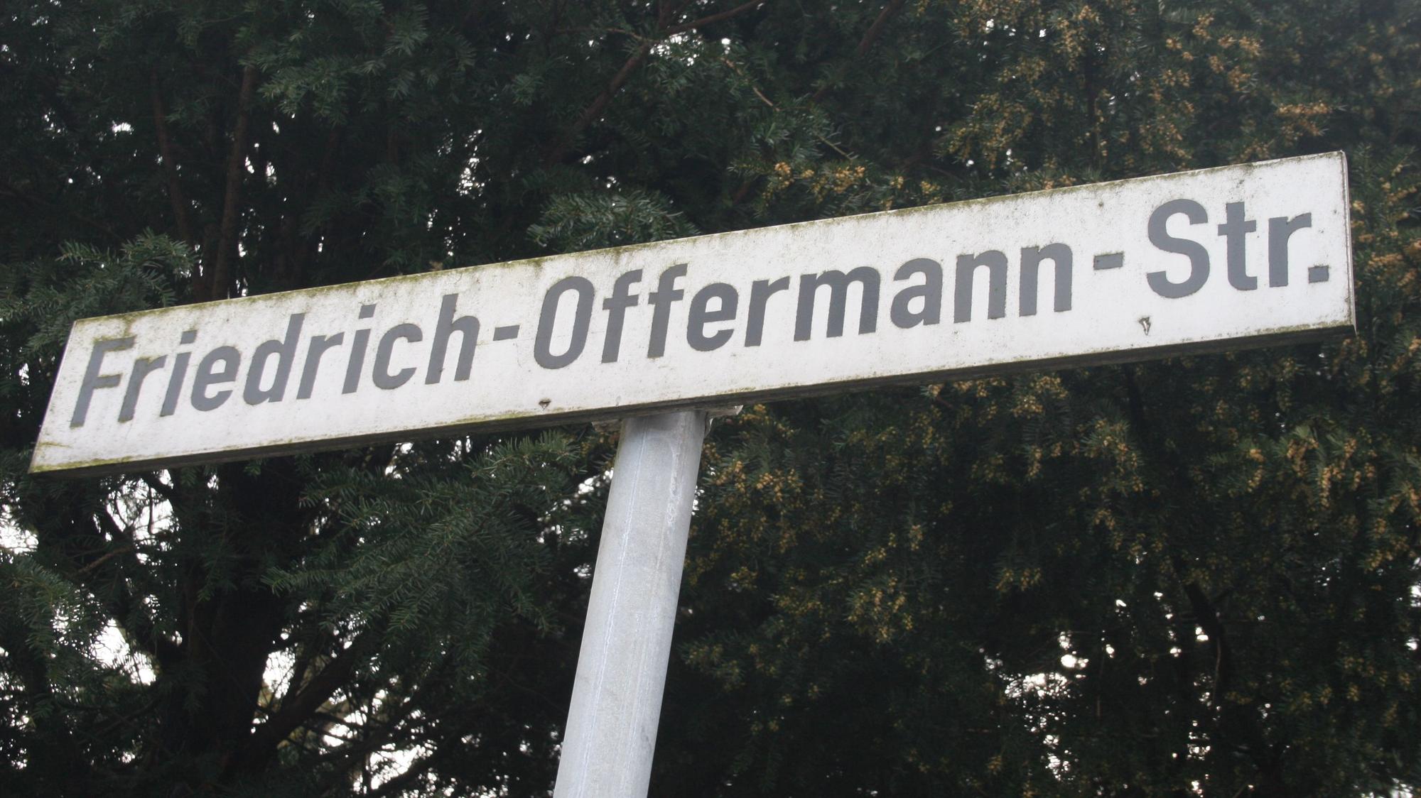 ein Straßenschild wiest auf die Friedrich-Offermann-Straße hin.