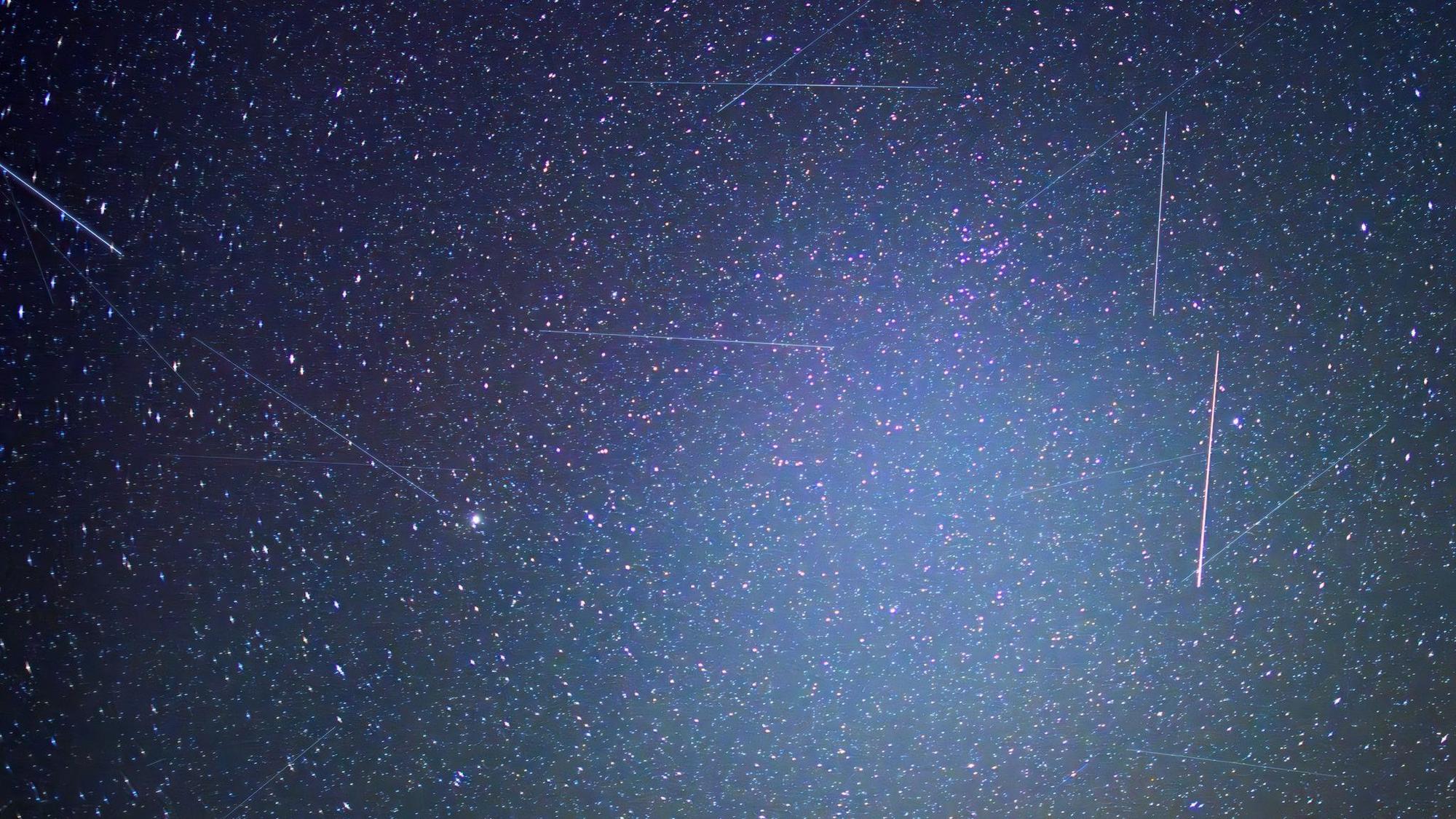 Satelliten am Nachthimmel