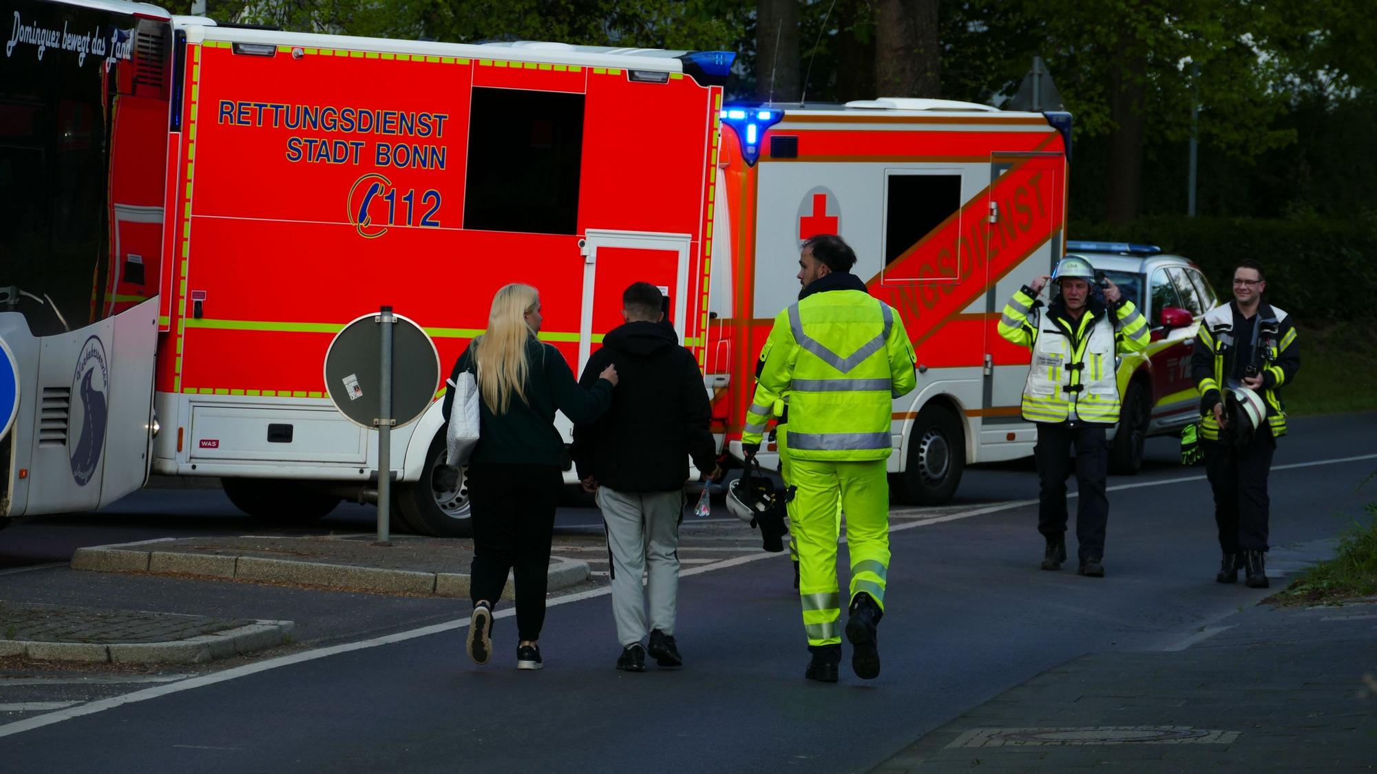 Ein Großaufgebot an Rettungskräften betreute die 15 Leichtverletzten.