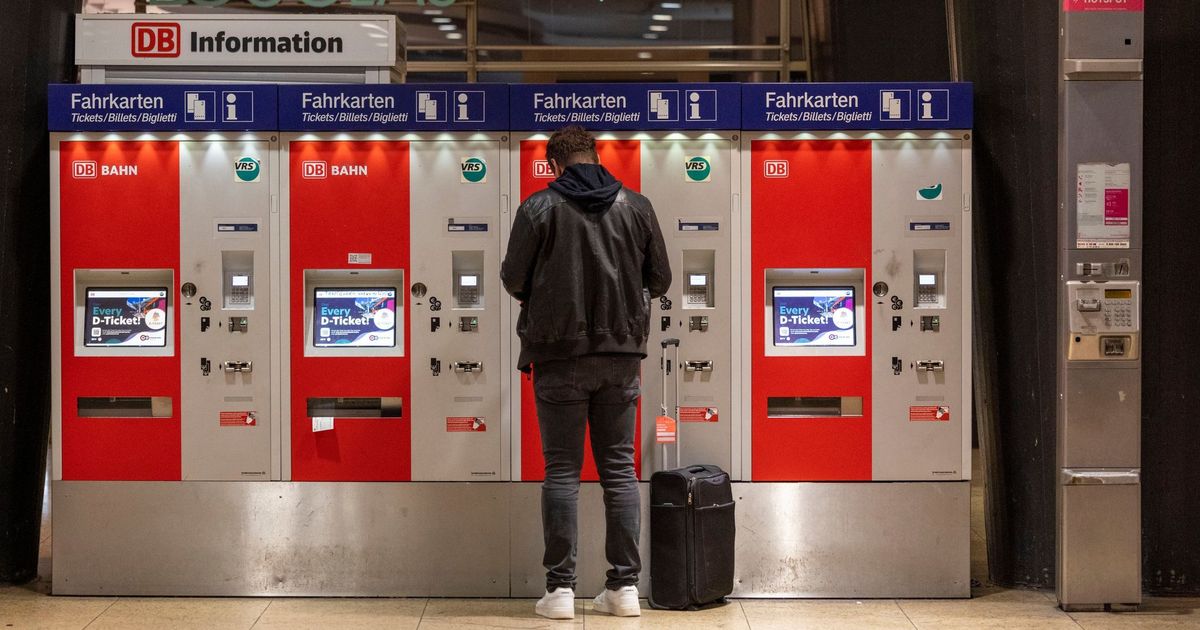 Half-price ticket: SPD wants to offer discounted Germany Ticket in North ...