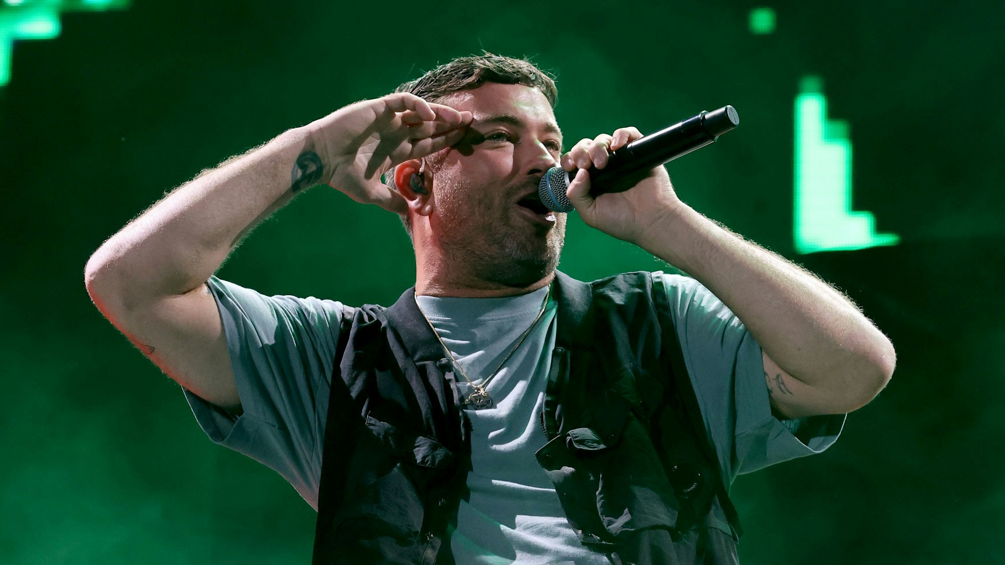 Der deutsche Rapper Marteria (bürgerlich Marten Laciny) bei einem Konzert. Er hat gerade ein neues Album veröffentlicht und will jetzt in Köln auftreten.