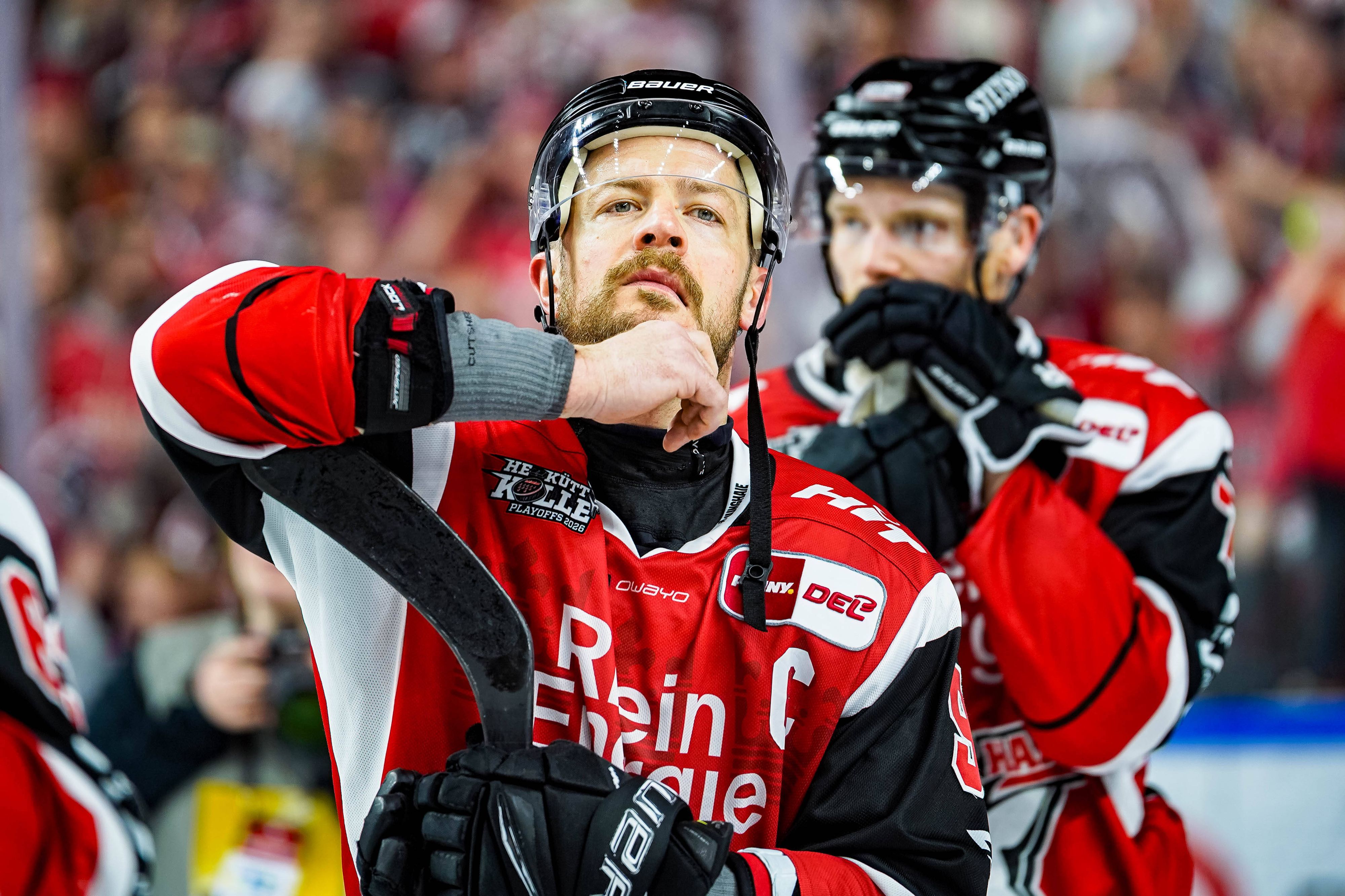 Haie-Kapitän Moritz Müller nach dem Halbfinal-Aus der Kölner Haie gegen die Eisbären Berlin.