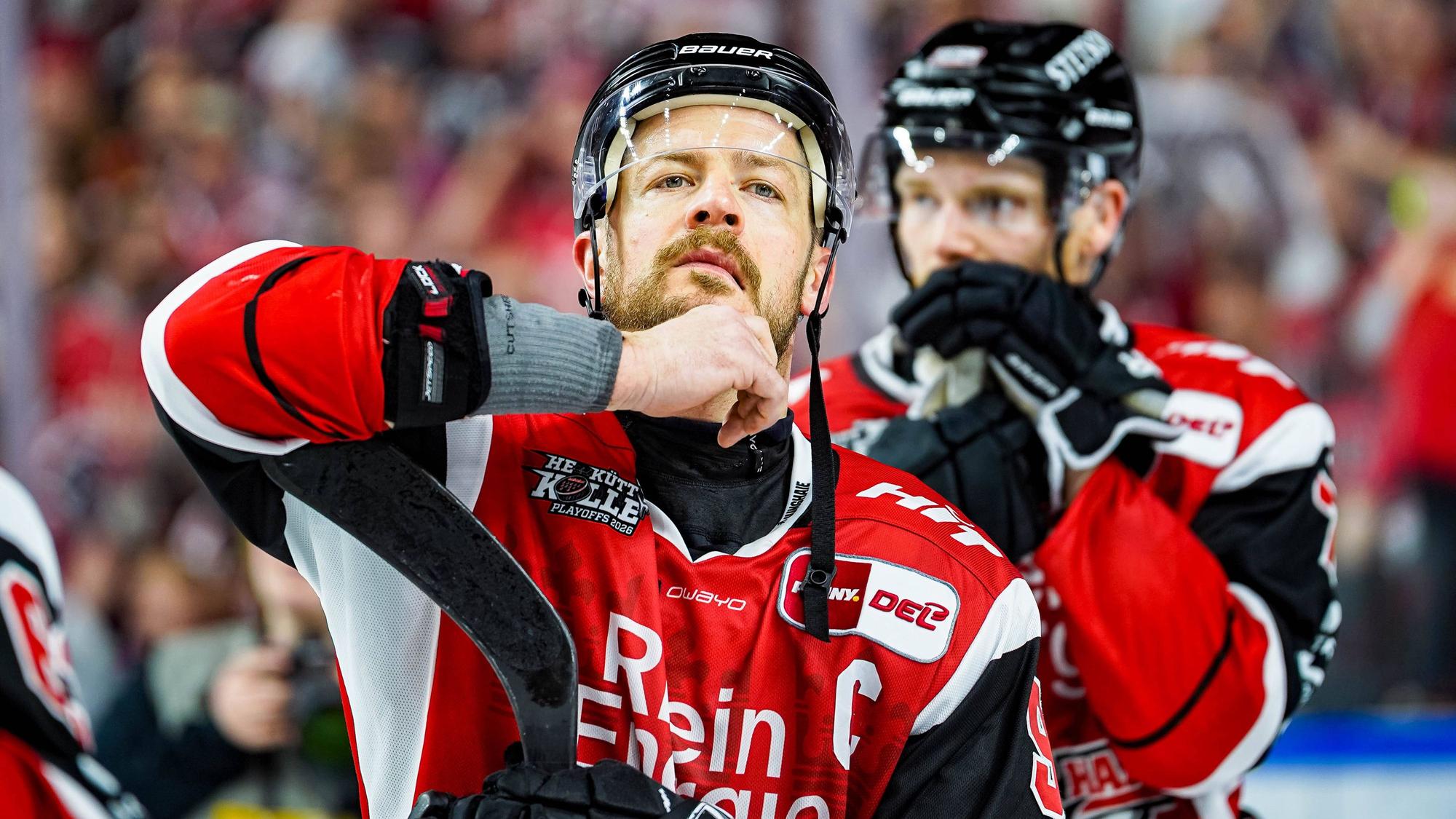 Haie-Kapitän Moritz Müller nach dem Halbfinal-Aus der Kölner Haie gegen die Eisbären Berlin.