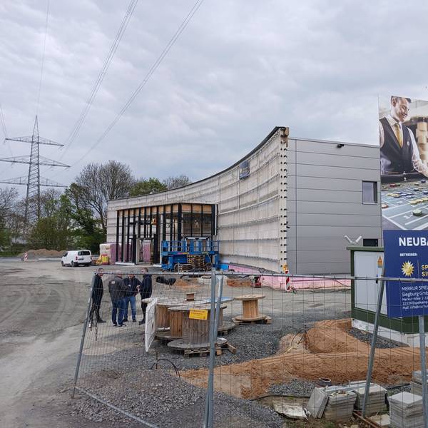 Baustelle für die neue Merkur-Spielbank in Siegburg Zange