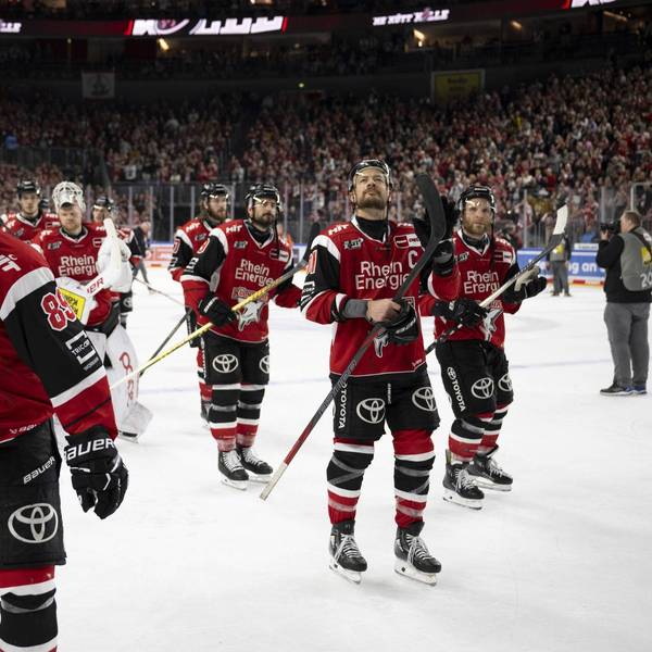 PENNY DEL 1 - Playoff Halbfinale - Kölner Haie - Eisbären Berlin Köln, 20.04.2026 Gregor Macleod Kölner Haie, Sturm, 89 Moritz Müller Kölner Haie, Verteidigung, 91 PENNY DEL 1 - Playoff Halbfinale - Kölner Haie - Eisbären Berlin am 20.04.2026 in der Lanxess Arena in Köln Deutschland. *** PENNY DEL 1 Playoff Semifinal Cologne Sharks Eisbären Berlin Cologne, 20 04 2026 Gregor Macleod Cologne Sharks, offense, 89 Moritz Müller Cologne Sharks, defense, 91 PENNY DEL 1 Playoff Semifinal Cologne Sharks Eisbären Berlin on 20 04 2026 at the Lanxess Arena in Cologne Germany Copyright: xBEAUTIFULxSPORTS/AndreasxDickx