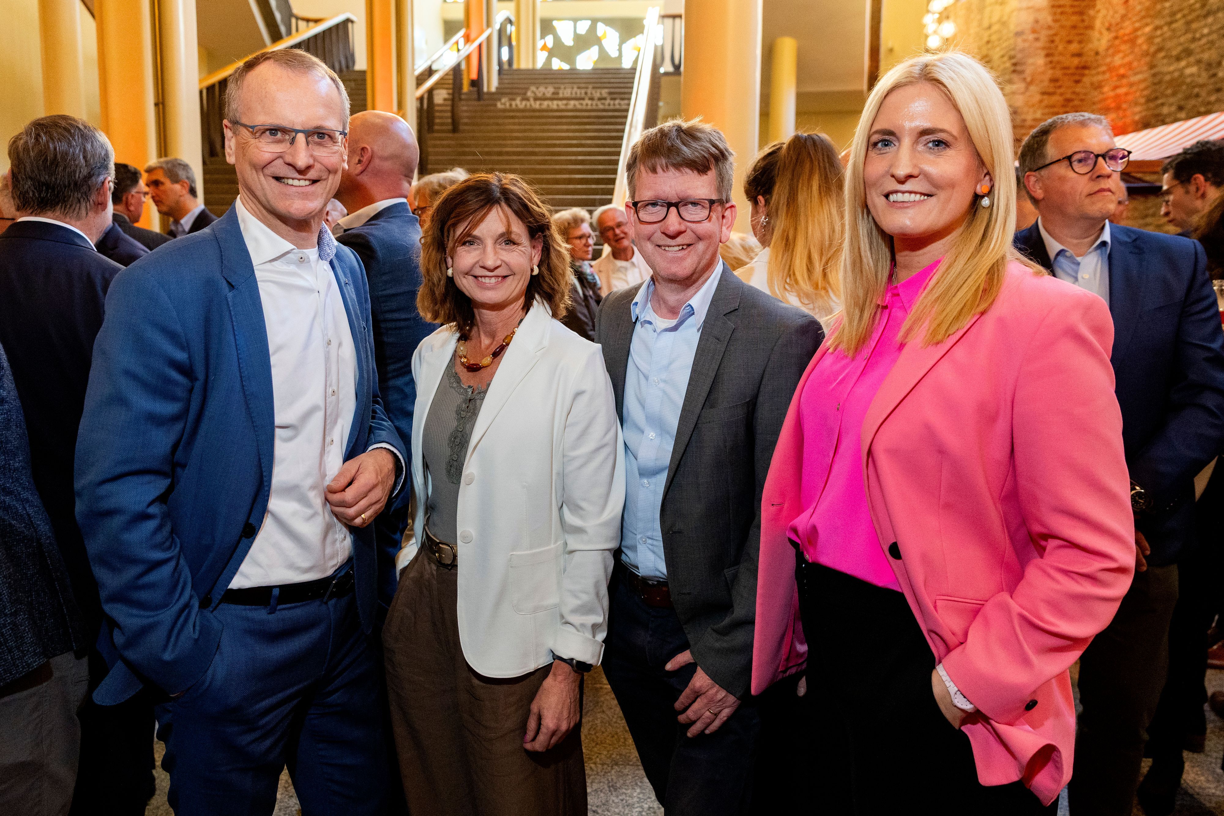 Das Jubiläumsjahr wird unter dem Motto „Füreinander Hier - Gestern. Heute. Morgen.“ gefeiert. Im Bild (v.l.) Tüv-Chef Michael Fübi, Susanne Imhoff (Schokoladenmuseum), Thorsten Breitkopf (Chefreporter Kölner Stadt-Anzeiger) und Marie-Christine Frank (Drei Brüder Kommunikation)
