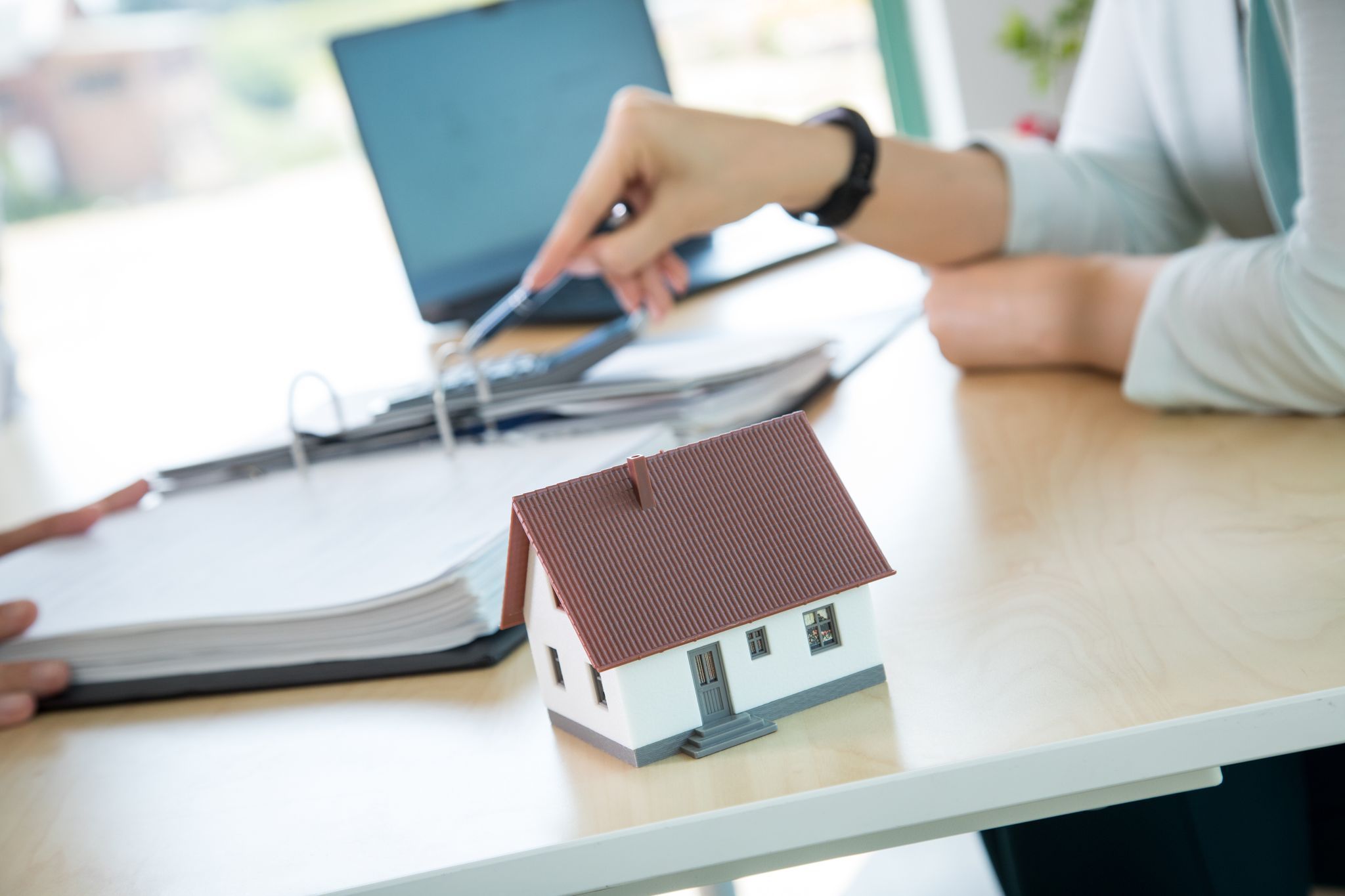 Beratungsgespräch um Hausbau