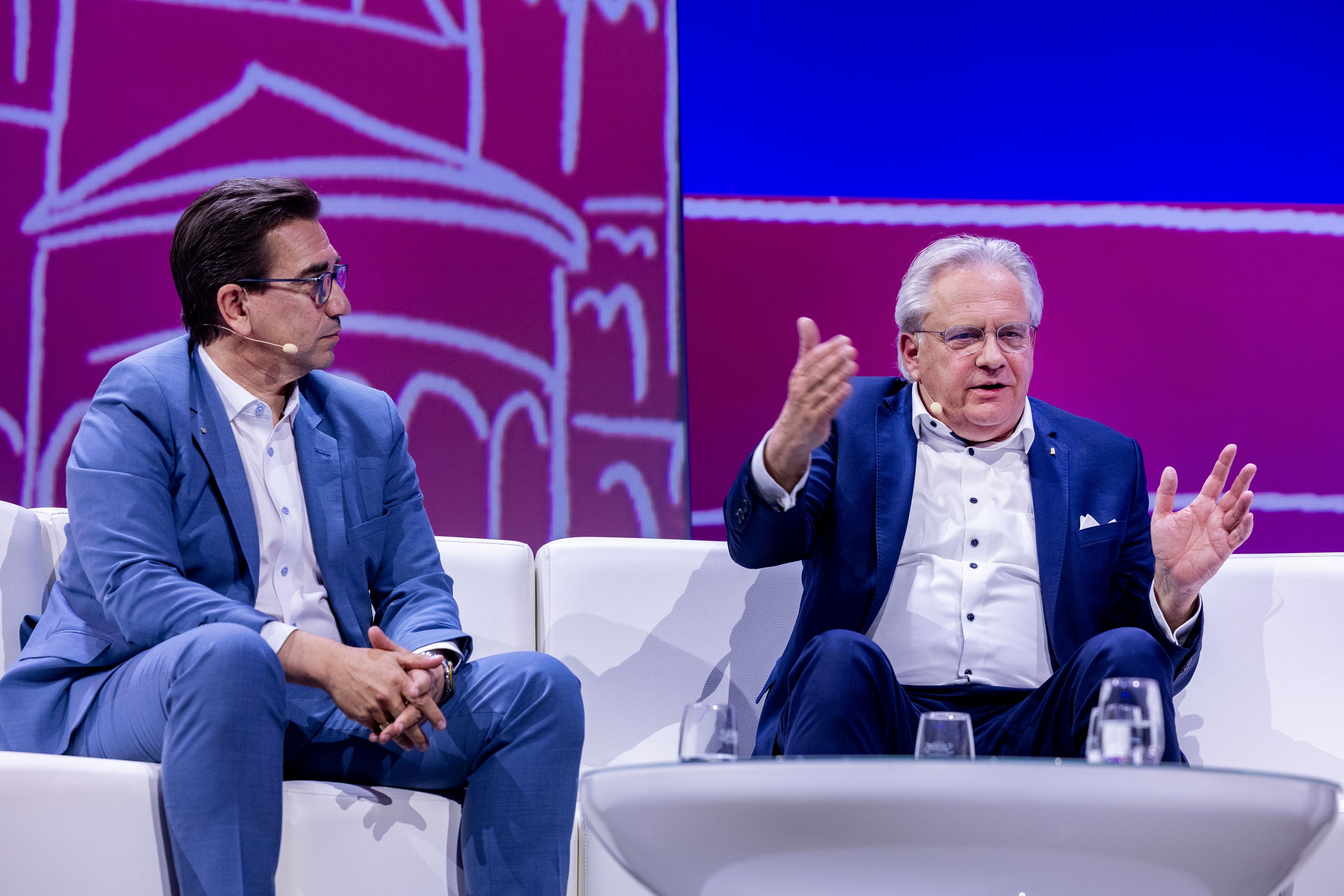 Jubiläumsauftakt der Sparkasse KölnBonn zum 200-Jahre-Jubiläum des Geldinstituts im Gürzenich. Im Bild der Bonner OB Guido Déus und Verwaltungsratschef Ralph Elster