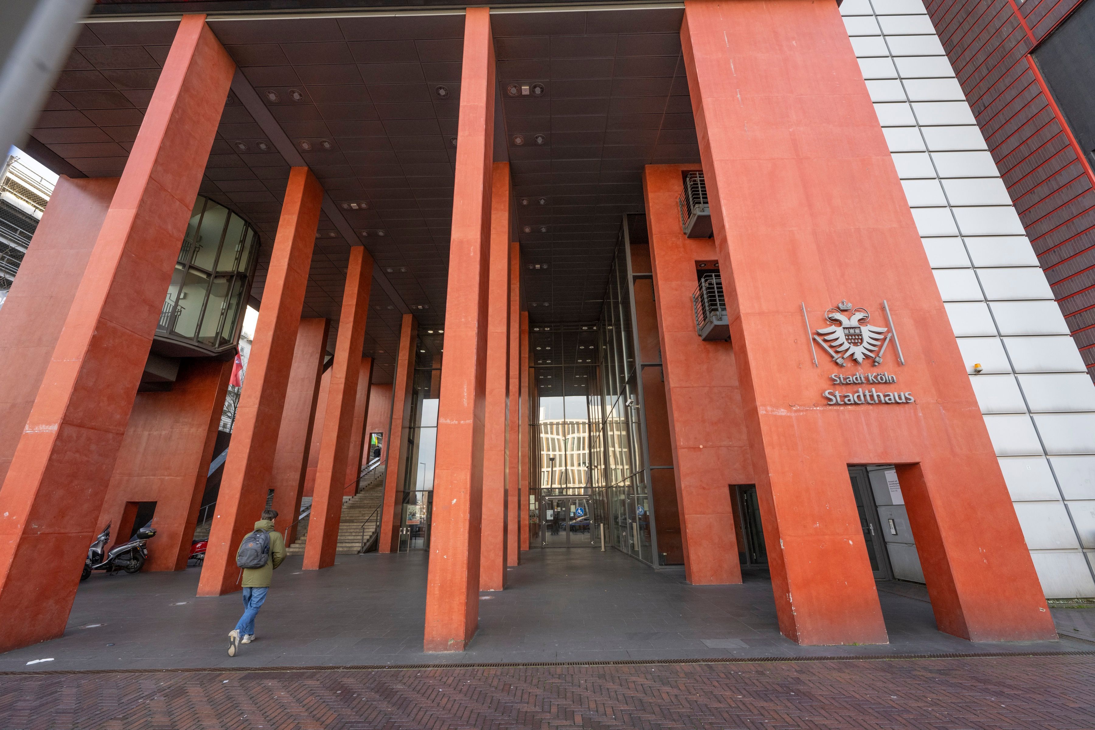 Das Stadthaus in Deutz beherbergt das Technische Rathaus der Stadt Köln.
