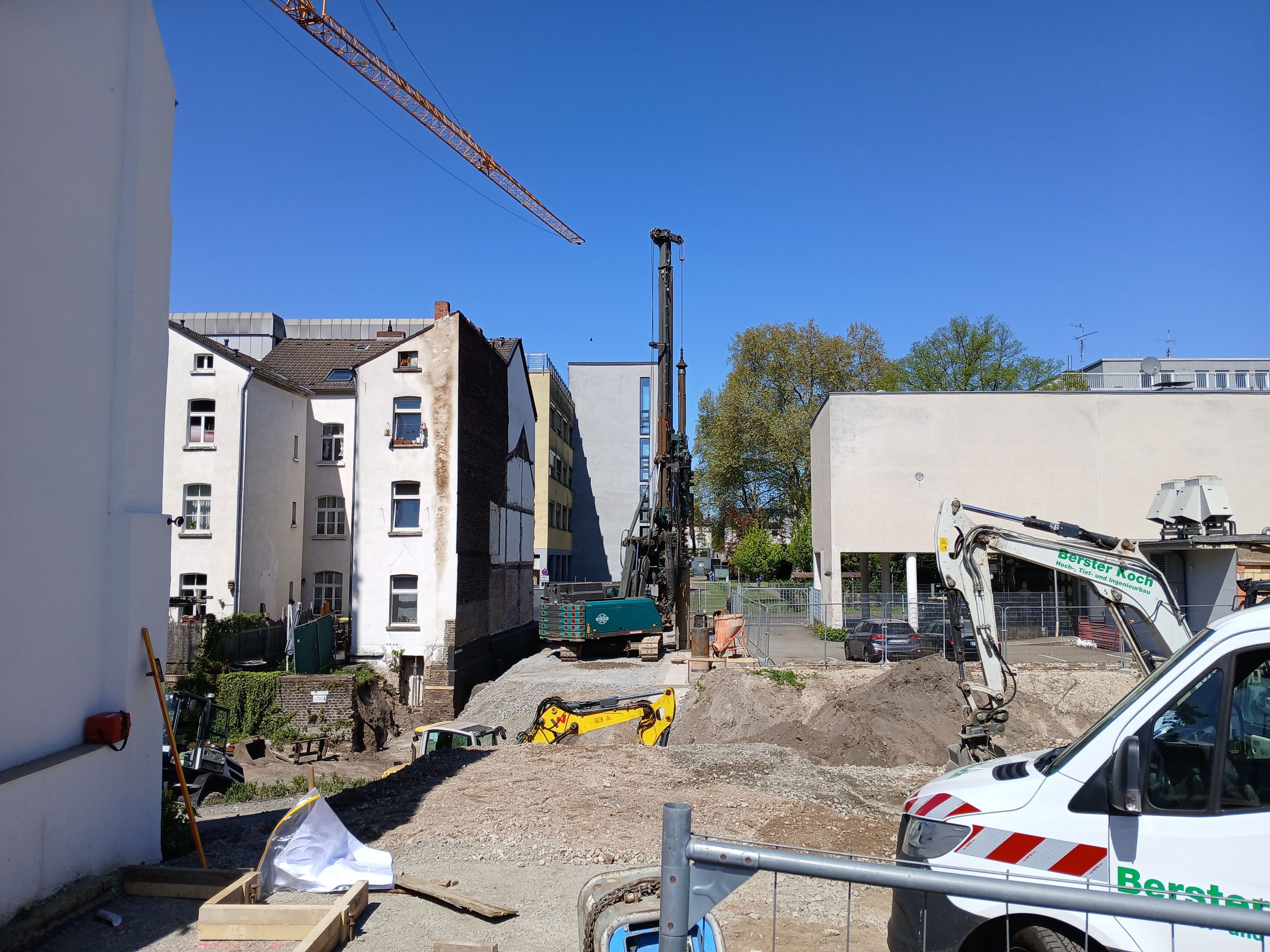 Baustelle für den Steg zur Burg zwischen Burggasse und Ringstraße