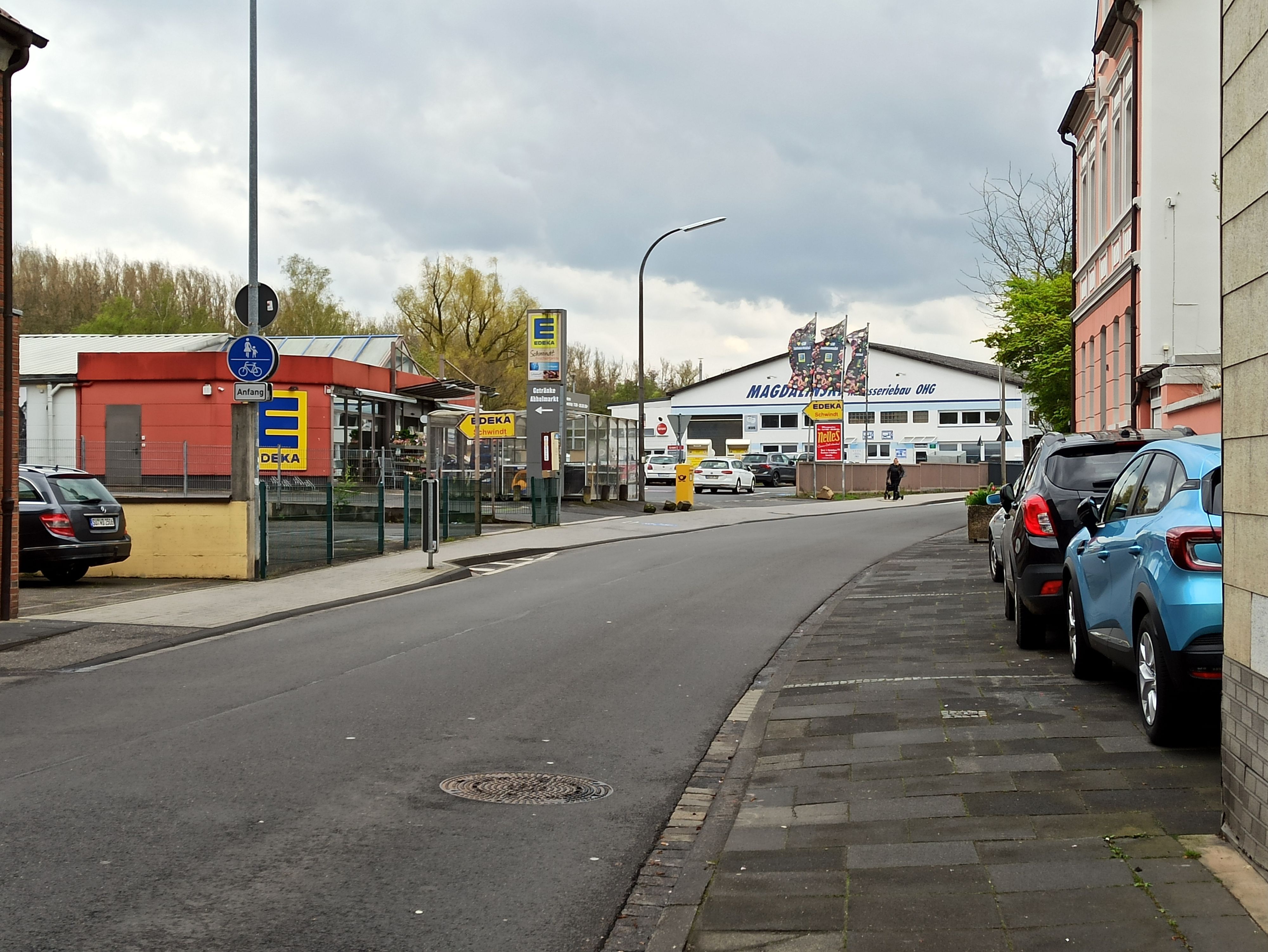 Nadelöhr und aus Sich von Verkehrsteilnehmern nicht ungefährlich: Die L113 in Alfter.