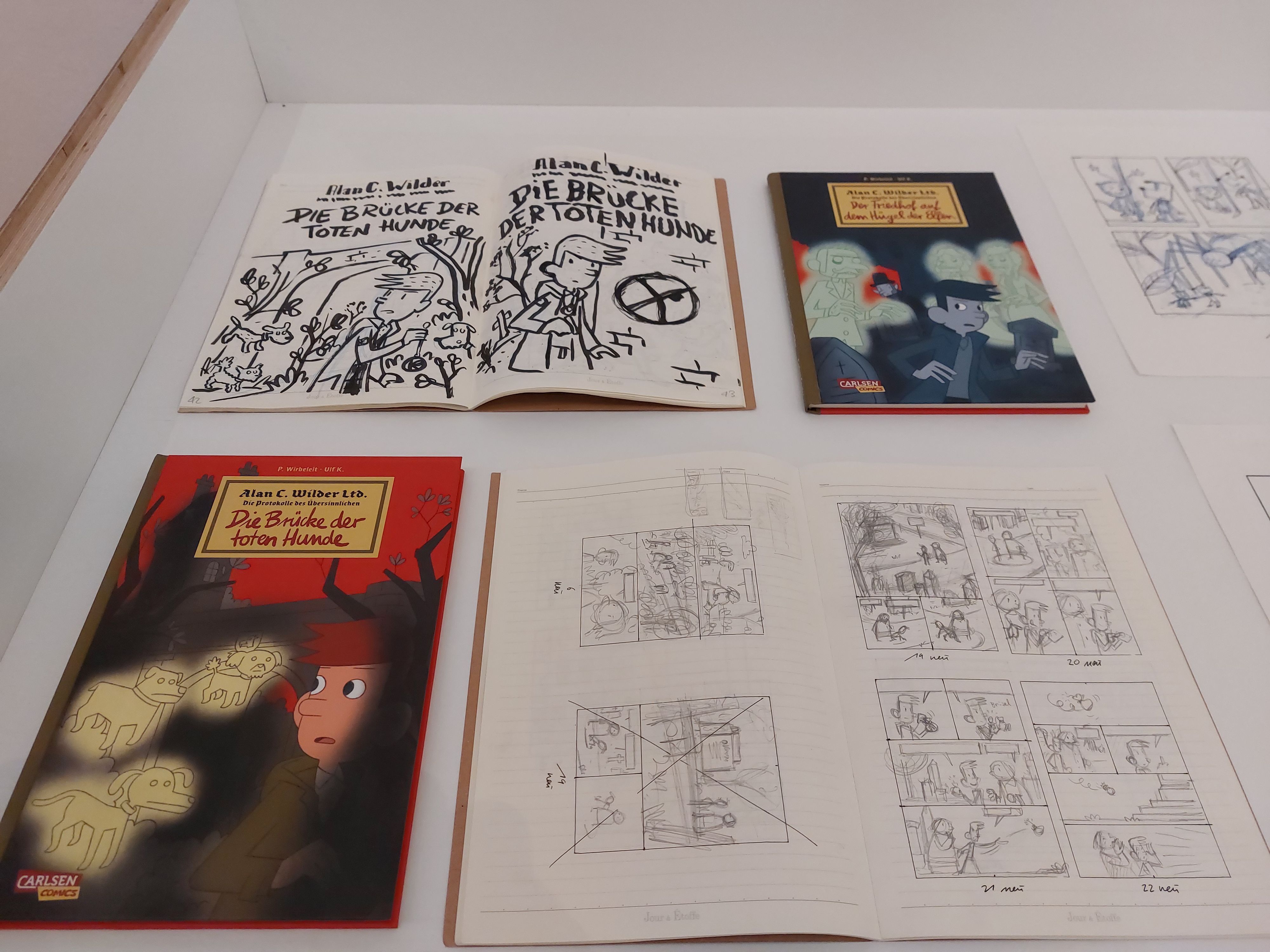 Kein Kinderkram heißt die neue Ausstellung im Bilderbuchmuseum Burg Wissem; 

Fertige Bücher und Vorarbeiten sind zu sehen