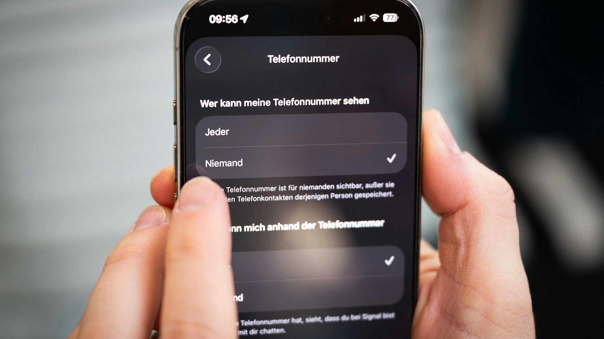 Das BSI empfiehlt als Präventivmaßnahme, die Mobilfunknummer für andere zu verbergen – auch das geht in den Signal-Einstellungen.