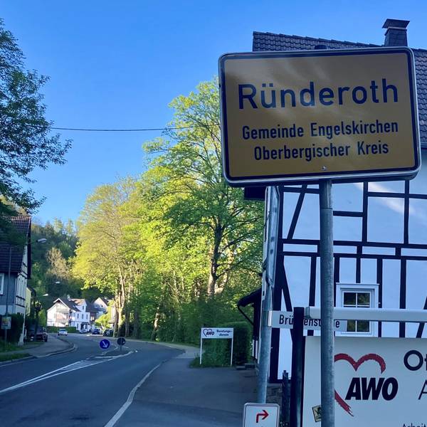 Das Ortsschild in Ründeroth.