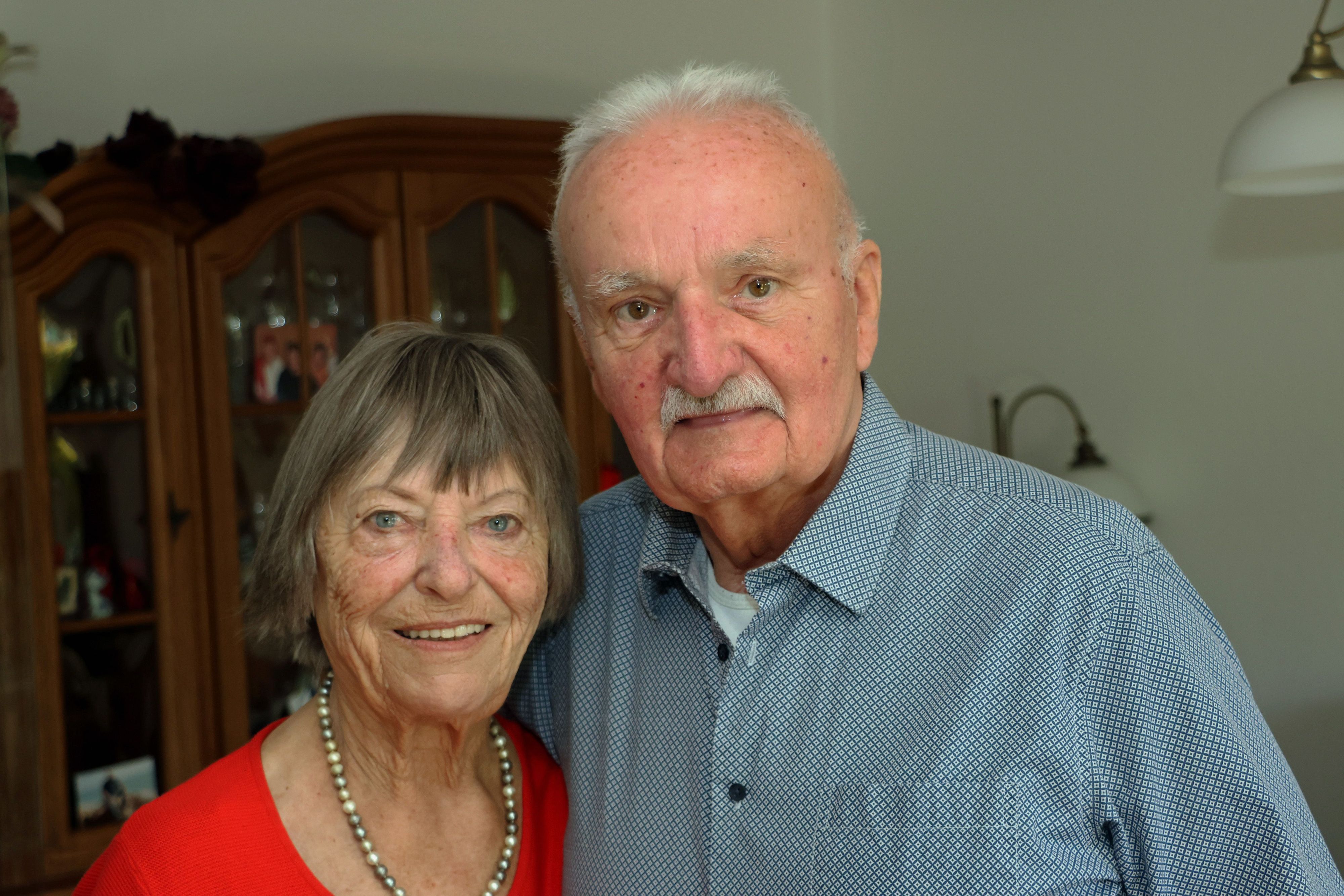 Das Foto zeigt das Jubelpaar in Alt-Hürth.