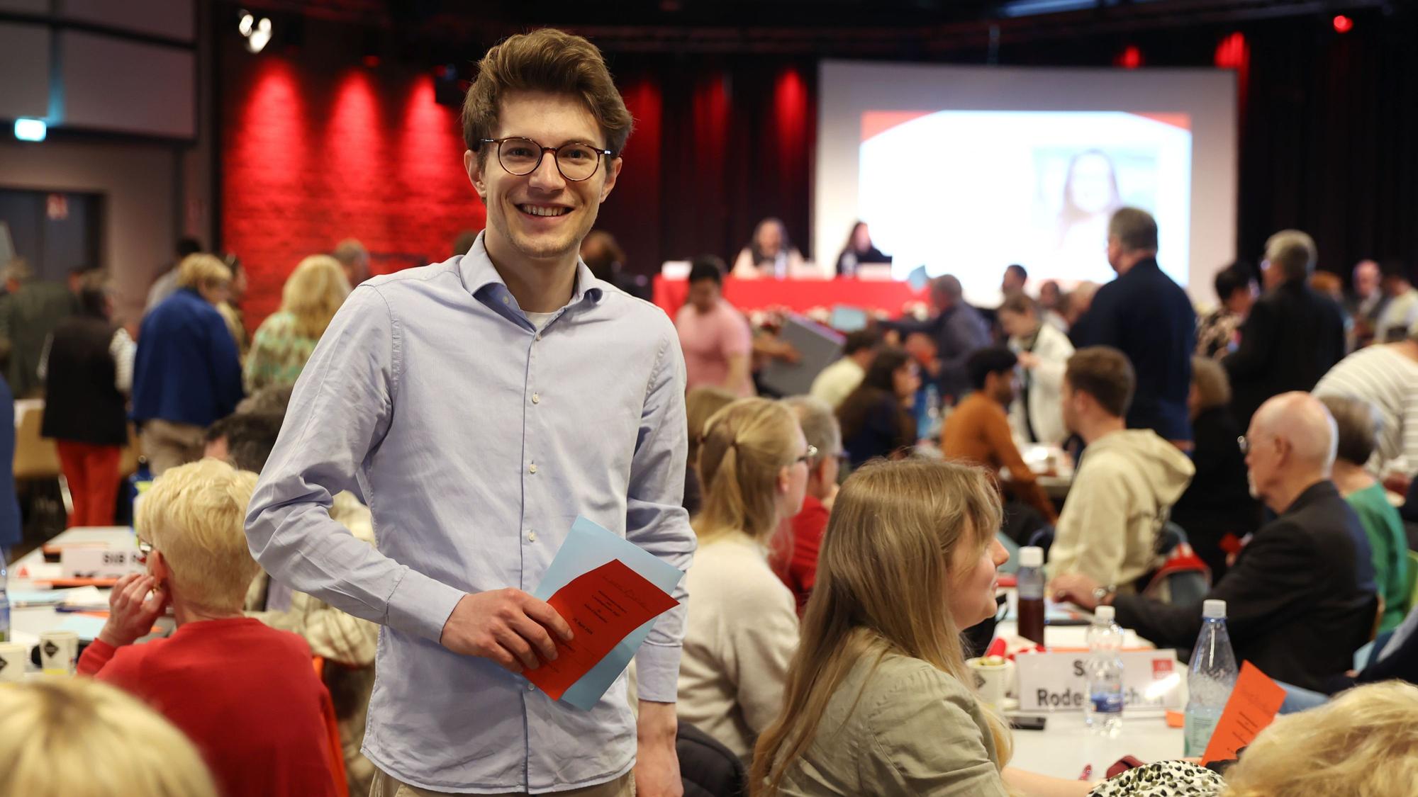 Leon Boness wollte SPD-Landtagskandidat für Köln I werden, stellte sich aber nicht zu Wahl, um die Frauenquote nicht zu torpedieren.