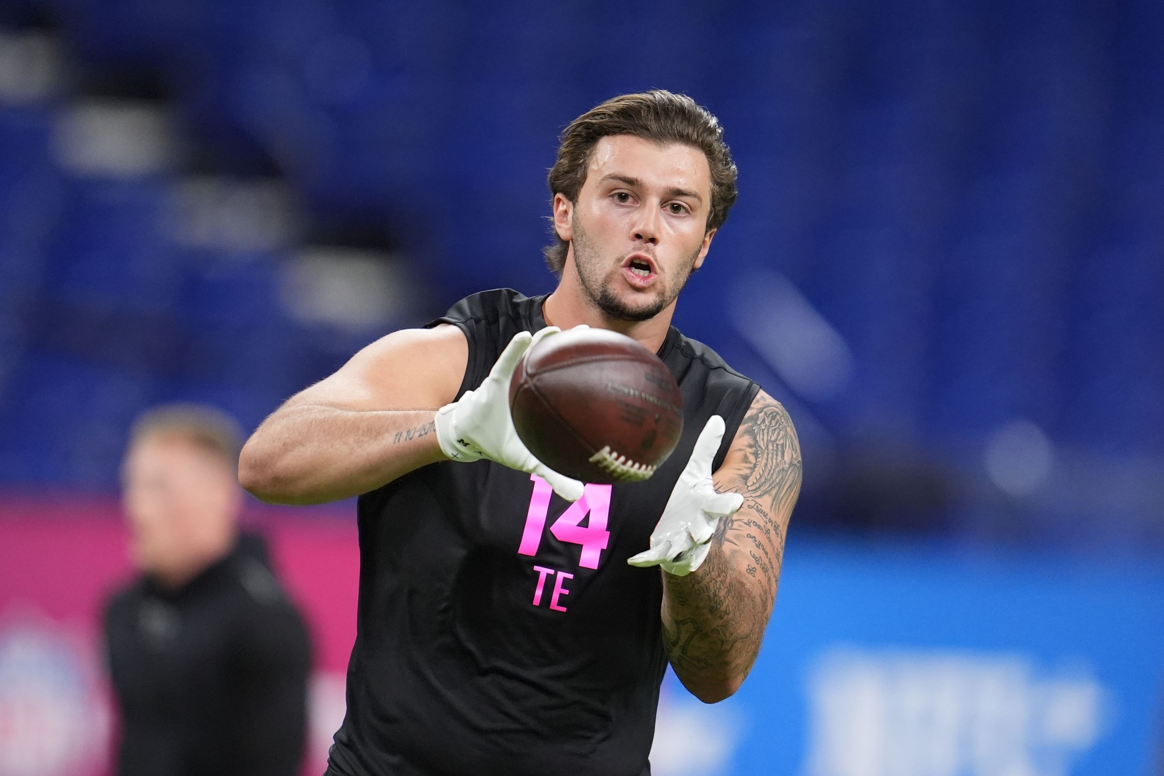Michigan Tight End Marlin Klein führt eine Übung beim NFL Football Scouting Combine durch.