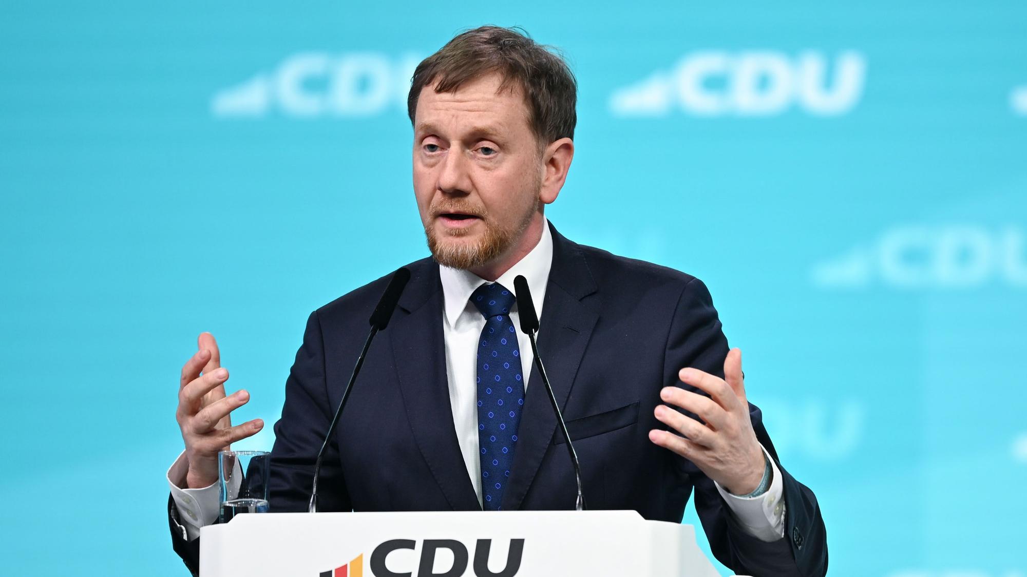 Michael Kretschmer (CDU), Ministerpräsident des Landes Sachsen, spricht auf einem CDU-Parteitag.