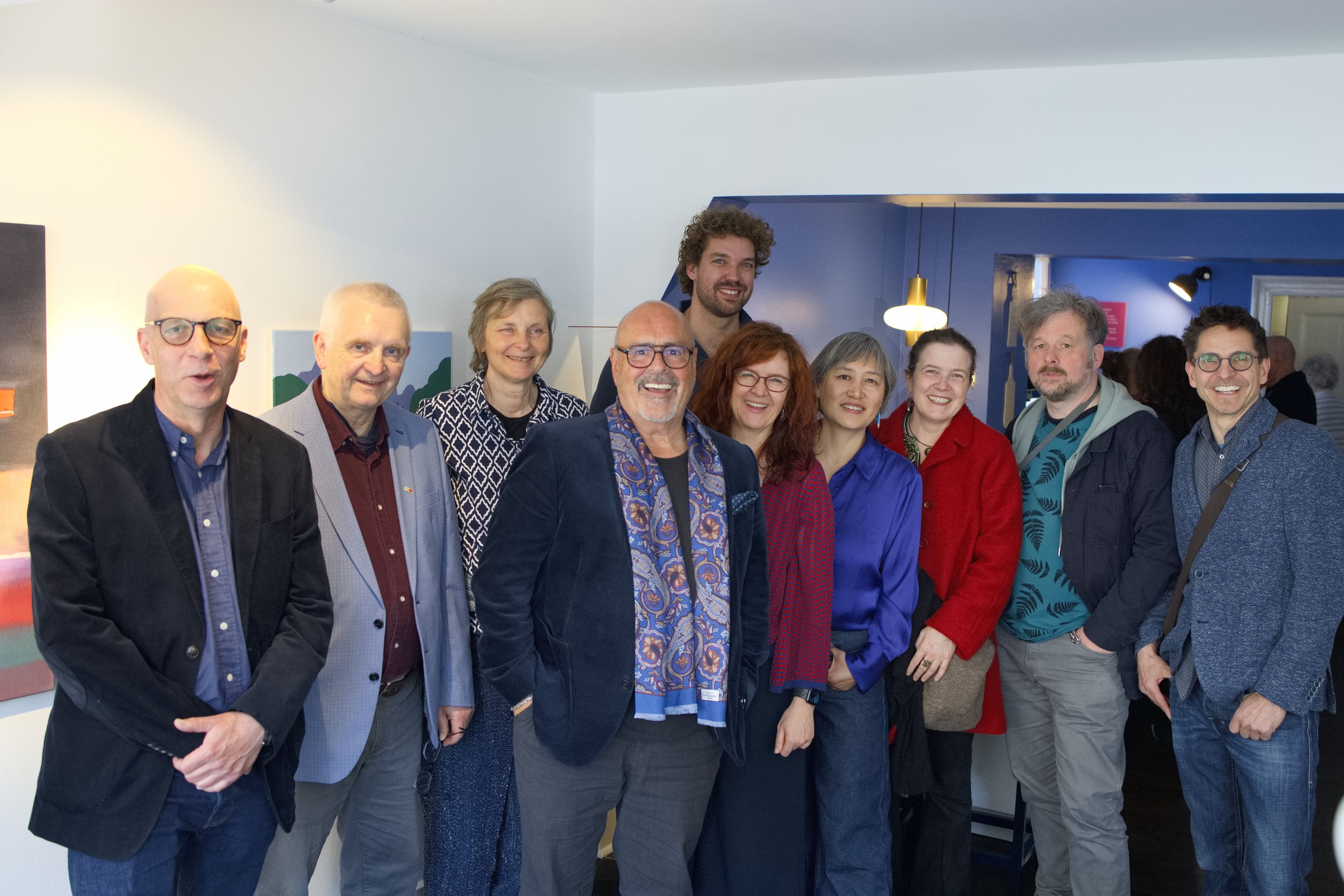 Ein Gruppenfoto der ausstellenden Künstler in der Galerie Lethert.