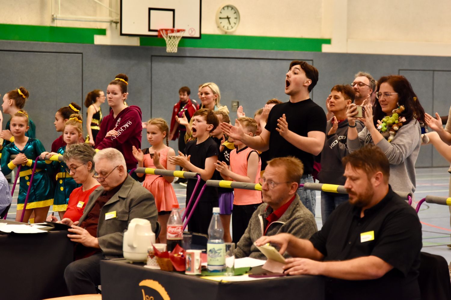 Rock´n´Roll Club (RRC) Siegburgrictet Tzunrier im Anno-Gymnasium Siegburg aus