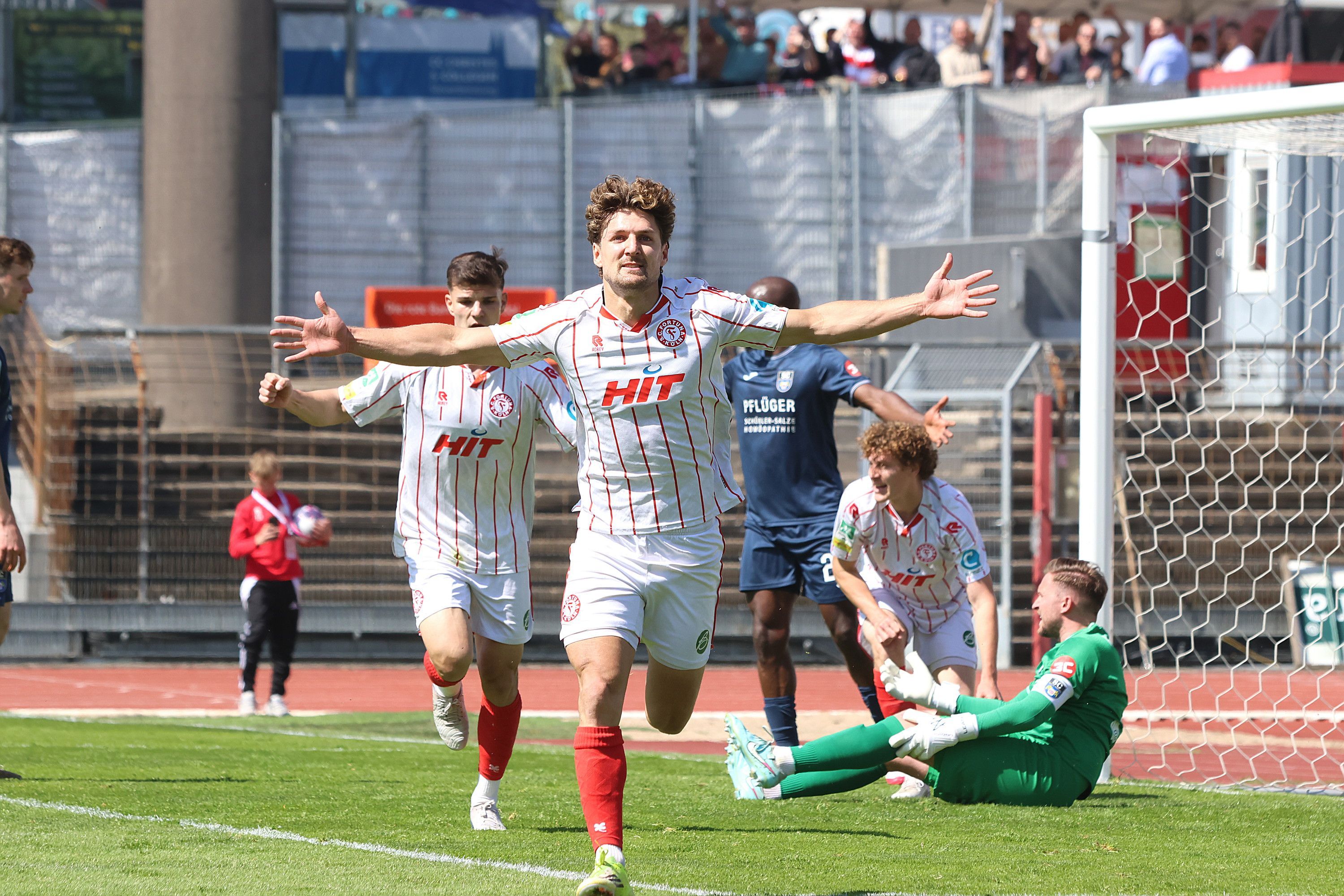 Regionalliga West: SC Fortuna Koeln - SC Wiedenbrueck ** NUR FÜR REDAKTIONELLE ZWECKE ** EDITORIAL USE ONLY **Fussball Regionalliga West 31.Spieltag Samstag 25.04.2026 Ort: Suedstadion Koeln SC Fortuna Koeln - SC Wiedenbrueck Im Bild Enzo Wirtz (SC Fortuna Koeln) jueblt ueber sein Tor Deutschland Köln Copyright: StefanxRittershaus *** Regionalliga West SC Fortuna Koeln SC Wiedenbrueck FOR EDITORIAL PURPOSES ONLY p Soccer Regionalliga West 31 Matchday Saturday 25 04 2026 Place Suedstadion Koeln SC Fortuna Koeln SC Wiedenbrueck In the picture Enzo Wirtz SC Fortuna Koeln jueblt over his goal Germany Cologne Copyright StefanxRittershaus Copyright: StefanxRittershaus doc85koir9nklzcx9qbtm8 ,EDITORIAL USE ONLY